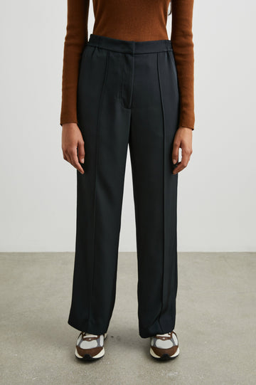 ALTA-SHINY-BLACK-FRONT