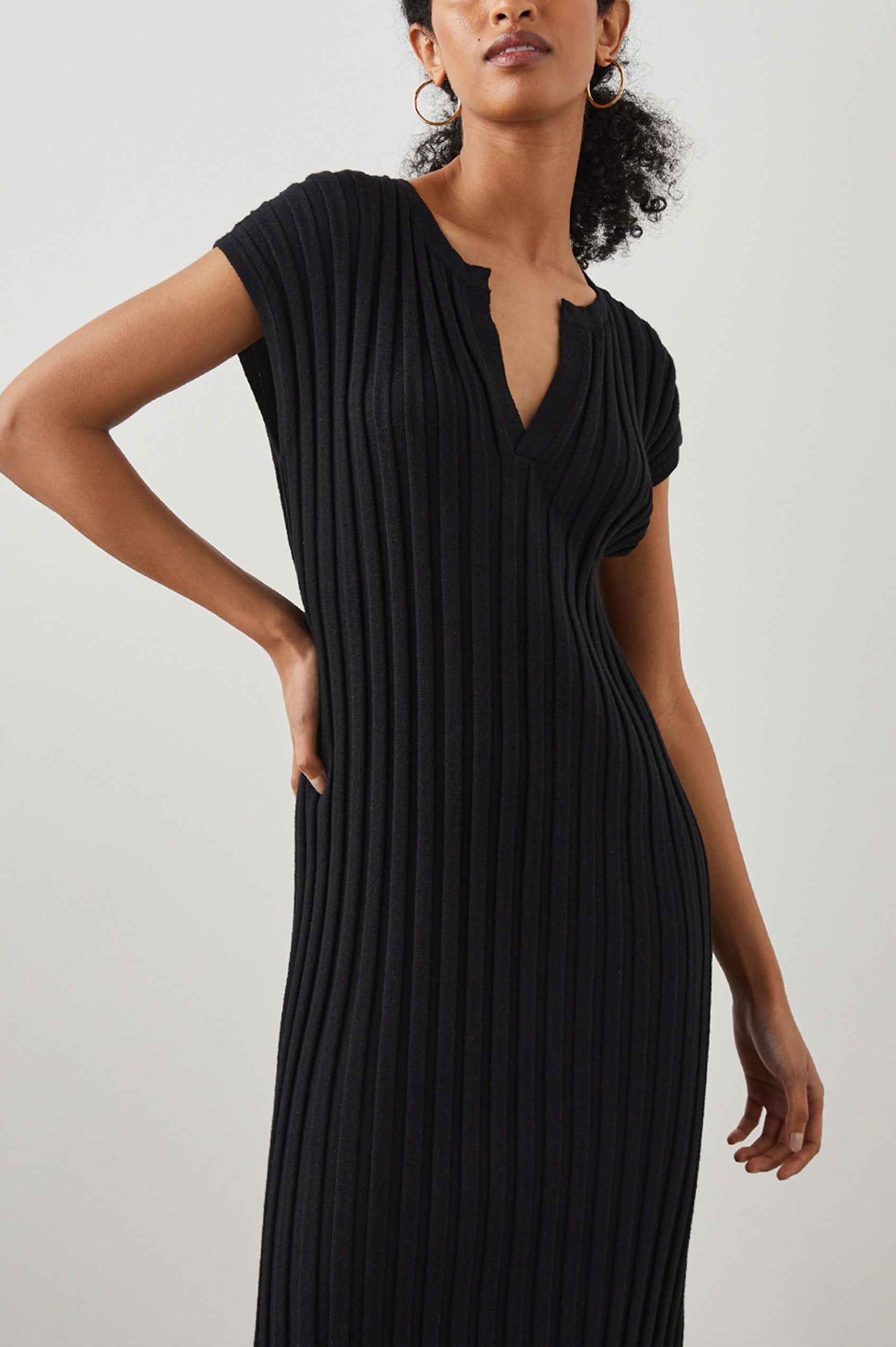 ASHLEY BLACK DRESS - FRONT DETAIL