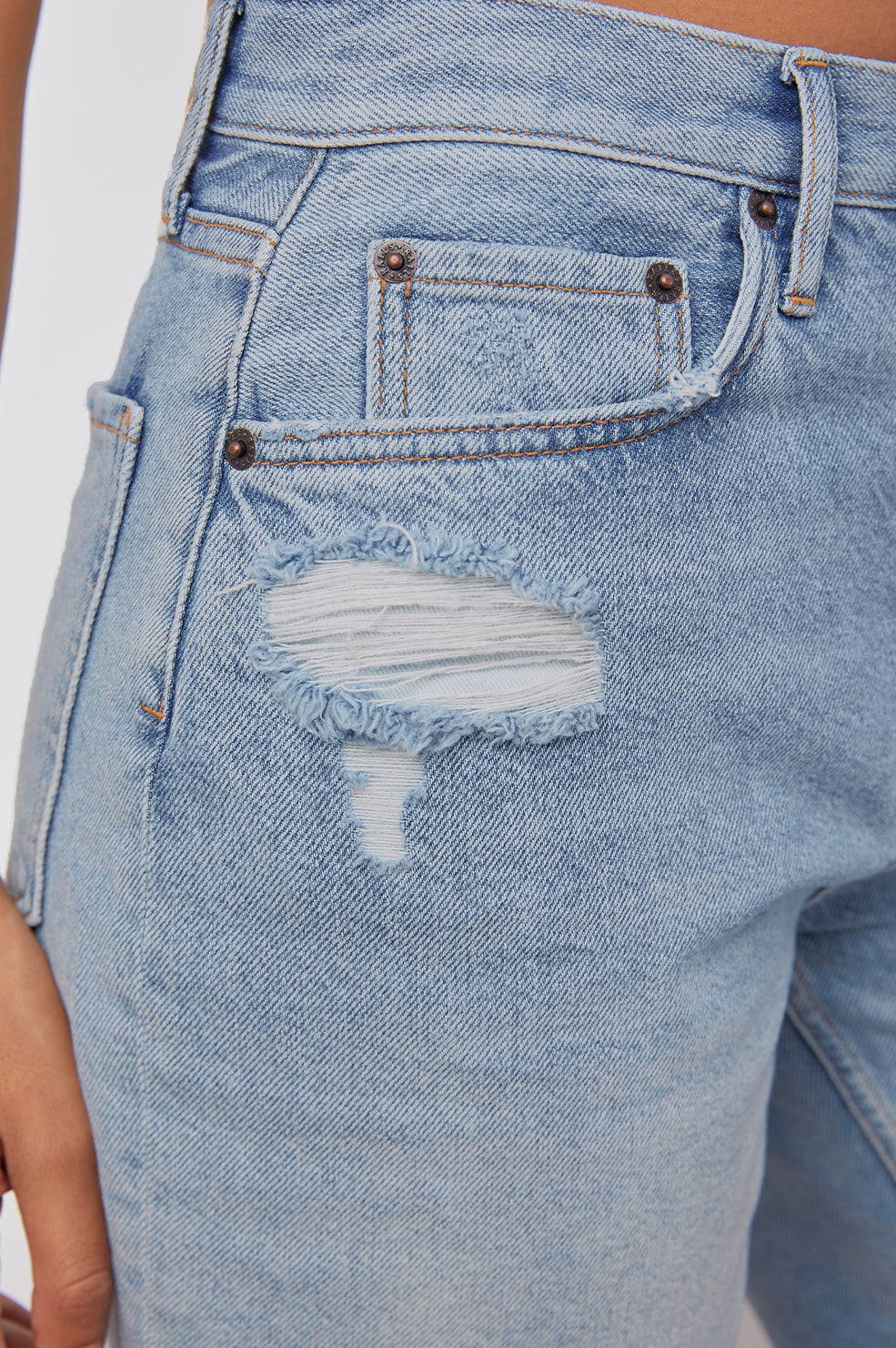 THE BEACHWOOD - LIGHT VINTAGE DISTRESS - DETAIL