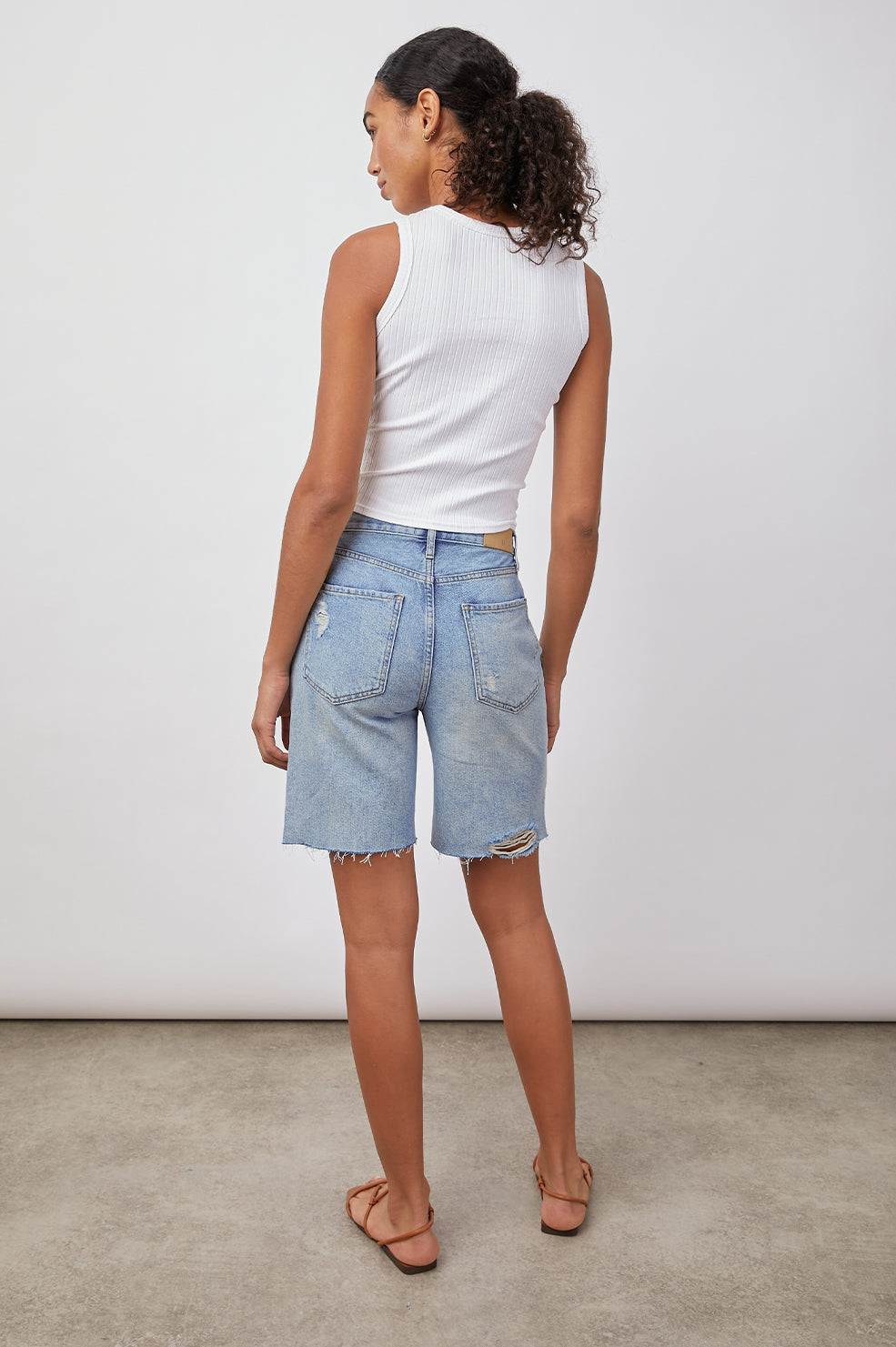 THE BEACHWOOD - LIGHT VINTAGE DISTRESS - BACK FULL BODY