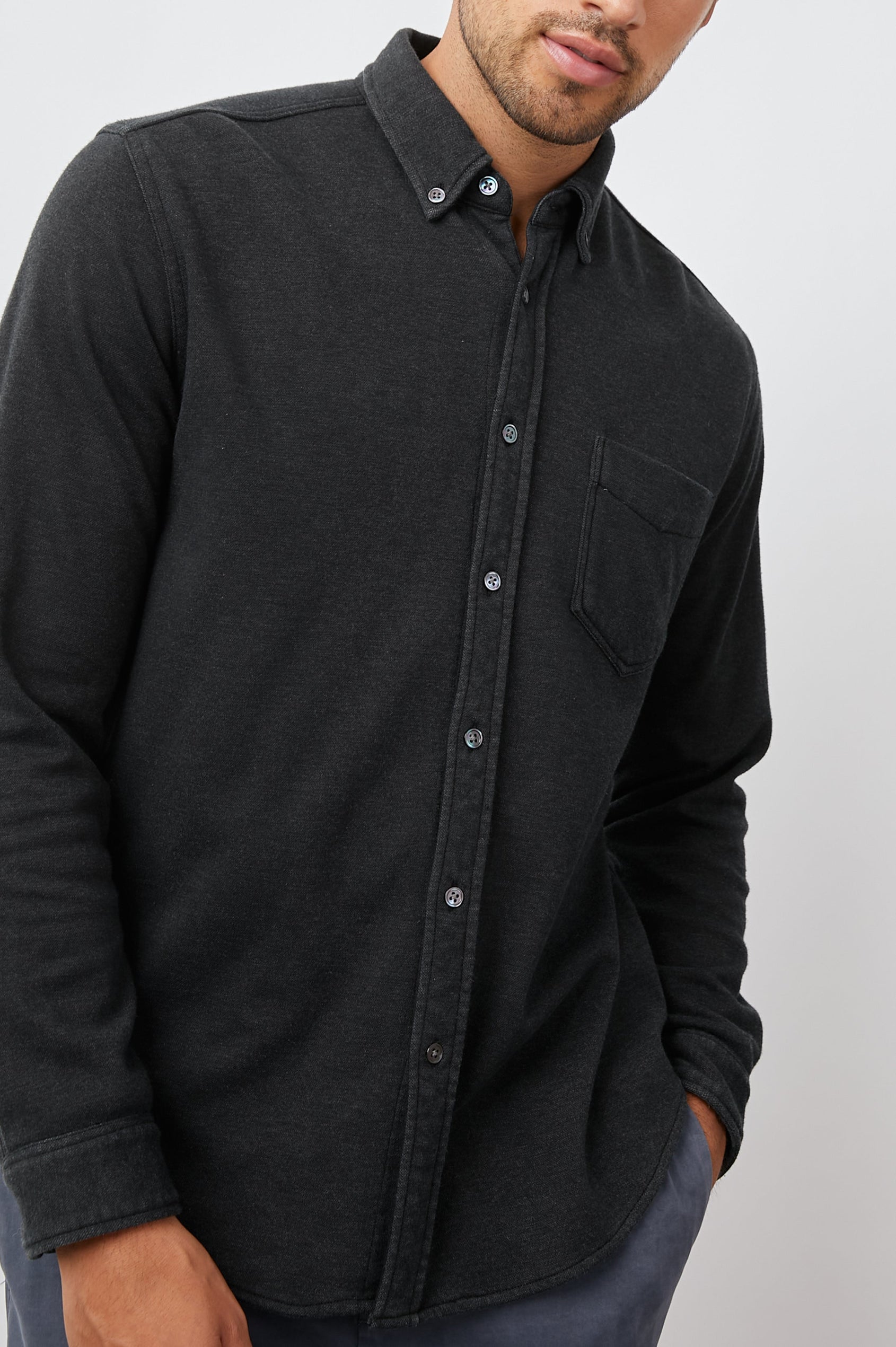 BERKELEY SHIRT WASHED BLACK - FRONT 