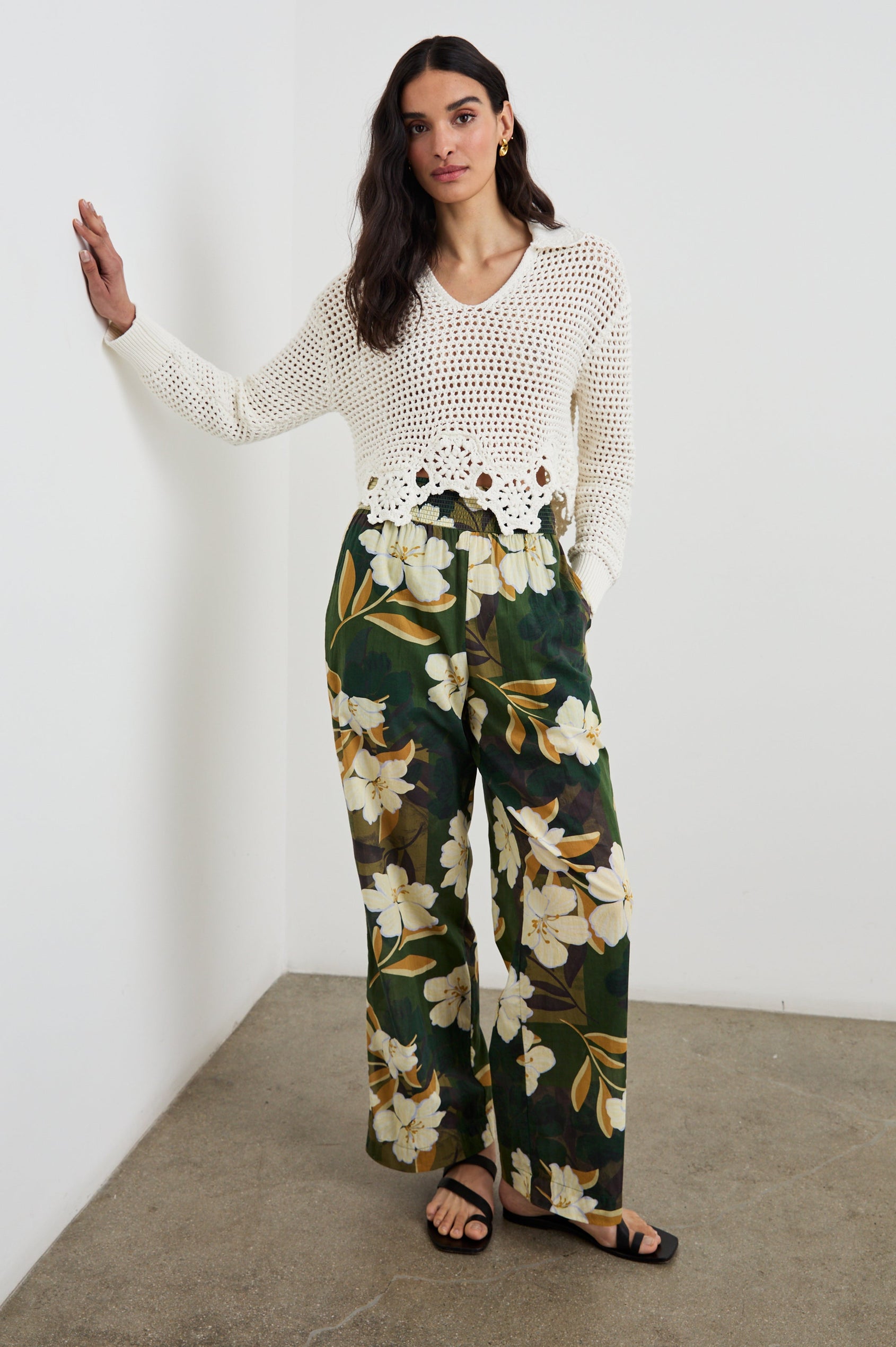 BRENDON-PLUMERIAS-FRONT BODY WITH SWEATER