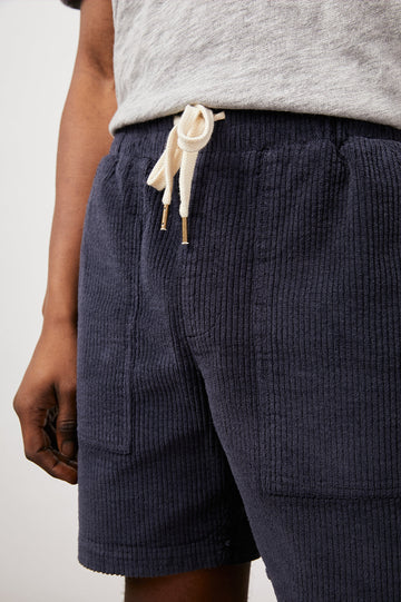 CALEB NAVY SHORT-DETAIL
