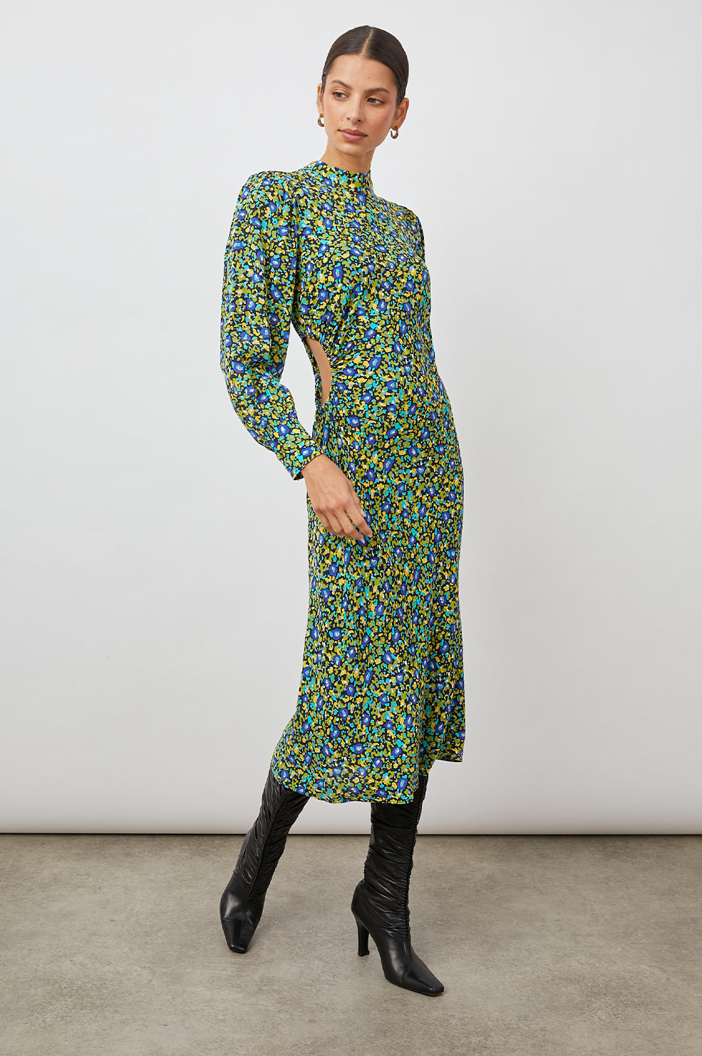 CARMEL DRESS ABSTRACT GARDEN - FRONT FULL BODY IN MOTION