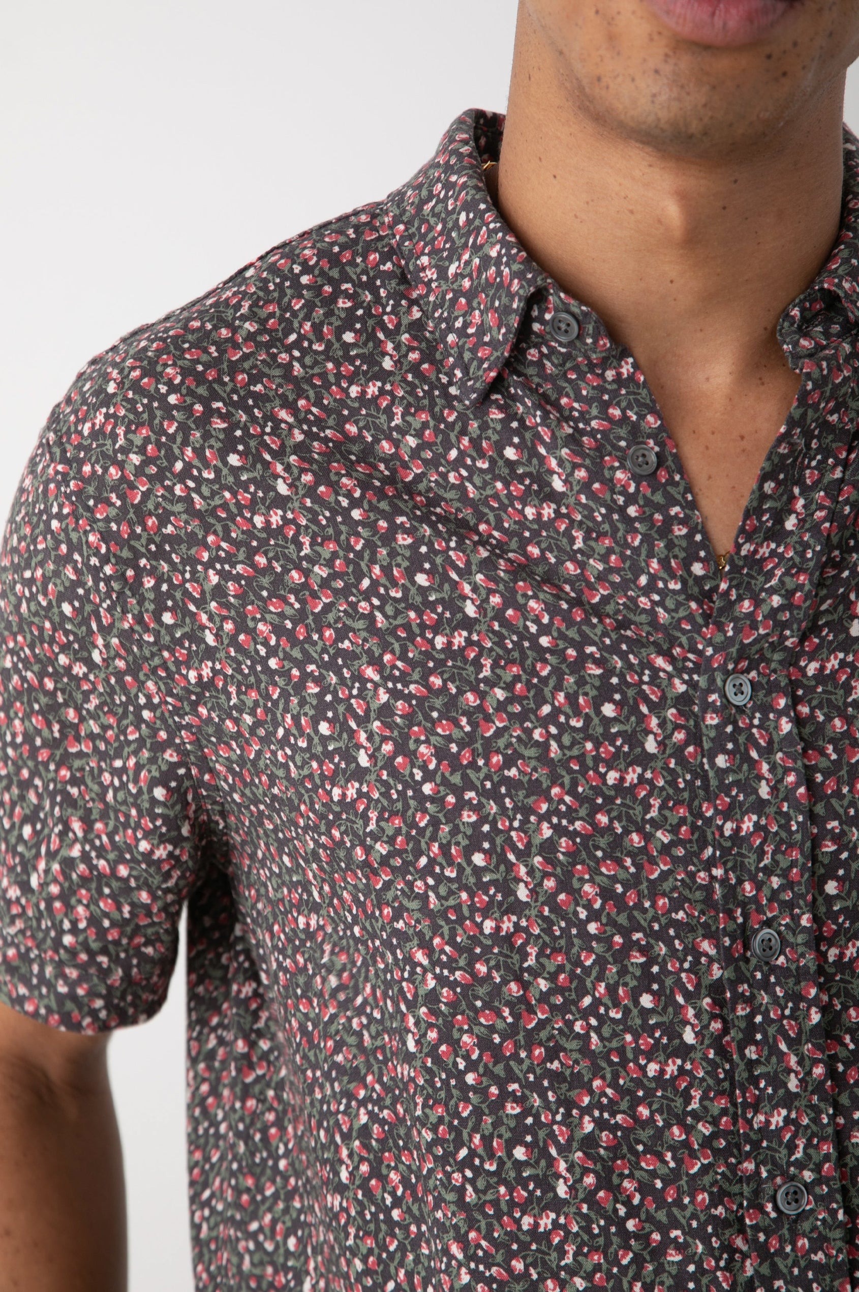 CARSON SPRING BLOSSOM SHADOW RED SHIRT - DETAIL