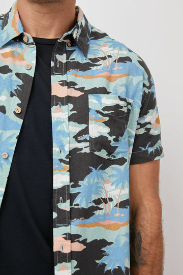 CARSON LIFES A BEACH TWILIGHT SHORT SLEEVE BUTTON DOWN-DETAIL