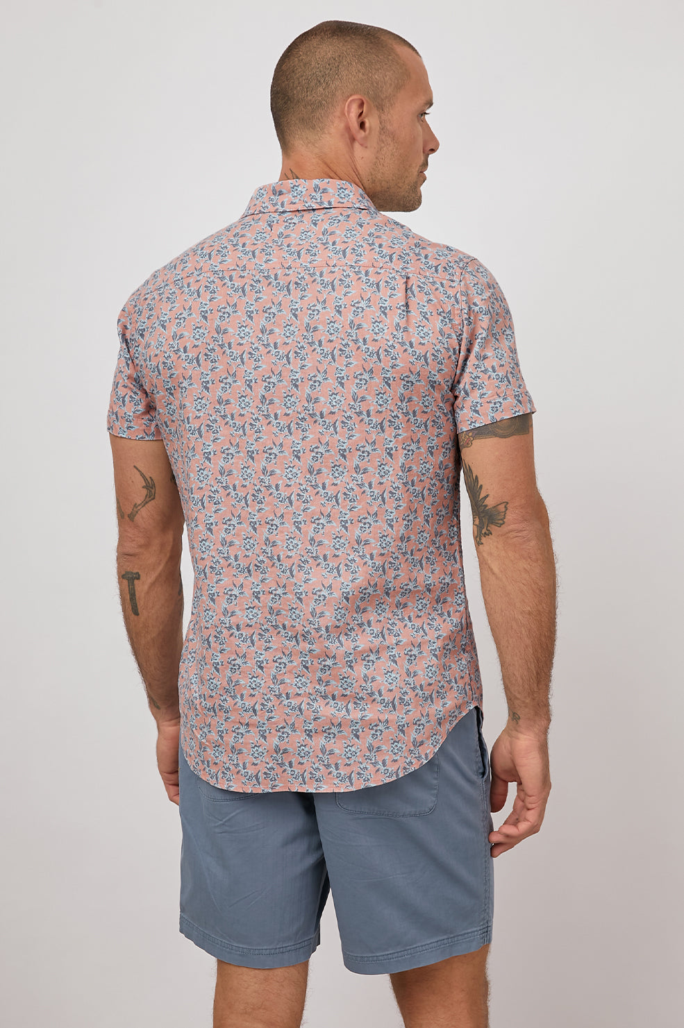 CARSON SCATTERED POSY PEACH SHORT SLEEVE BUTTON DOWN- BACK