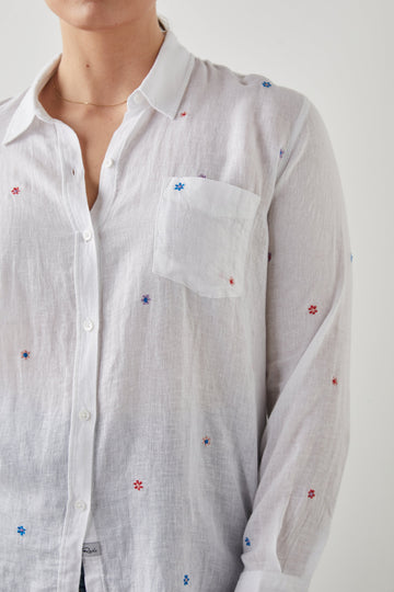 CHARLI MULTI DAISY EMBROIDERY SHIRT - DETAIL MODEL 2