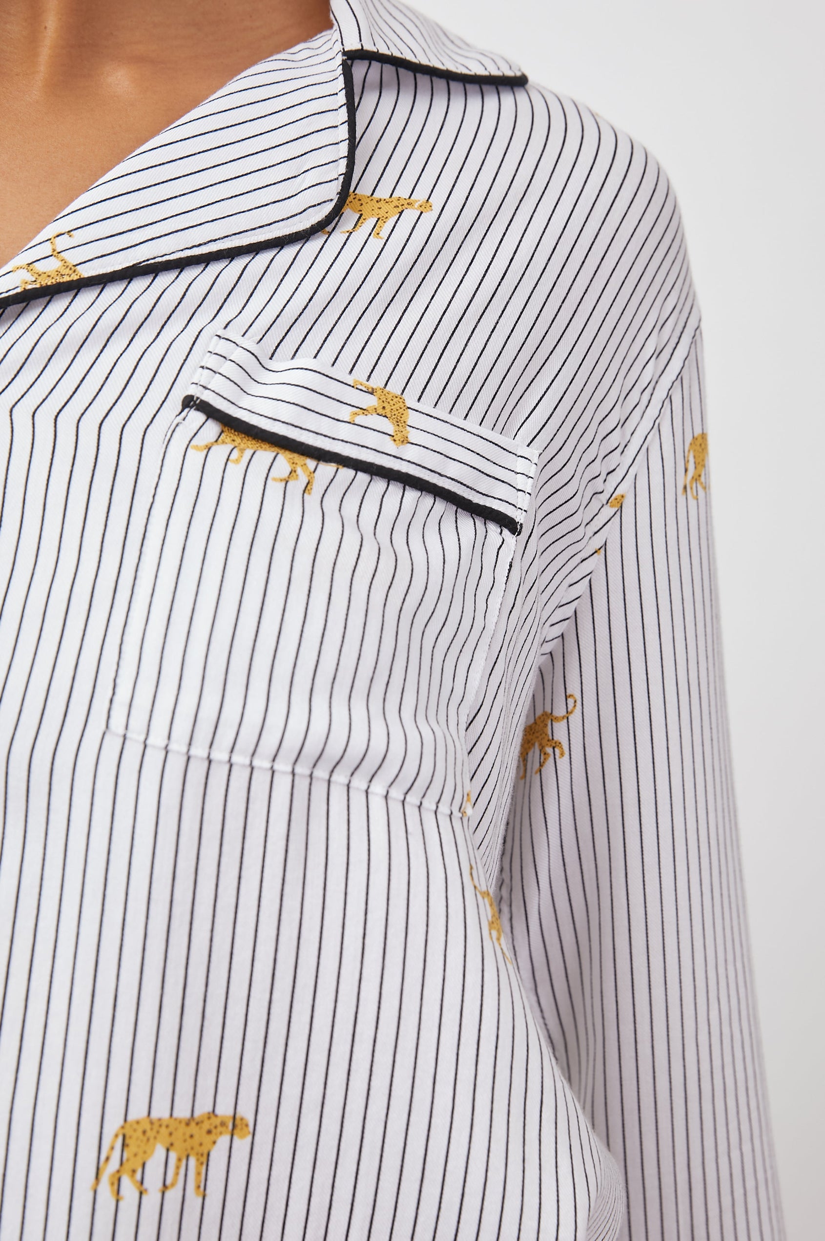 CLARA-STRIPED-WILD-CATS-DETAIL