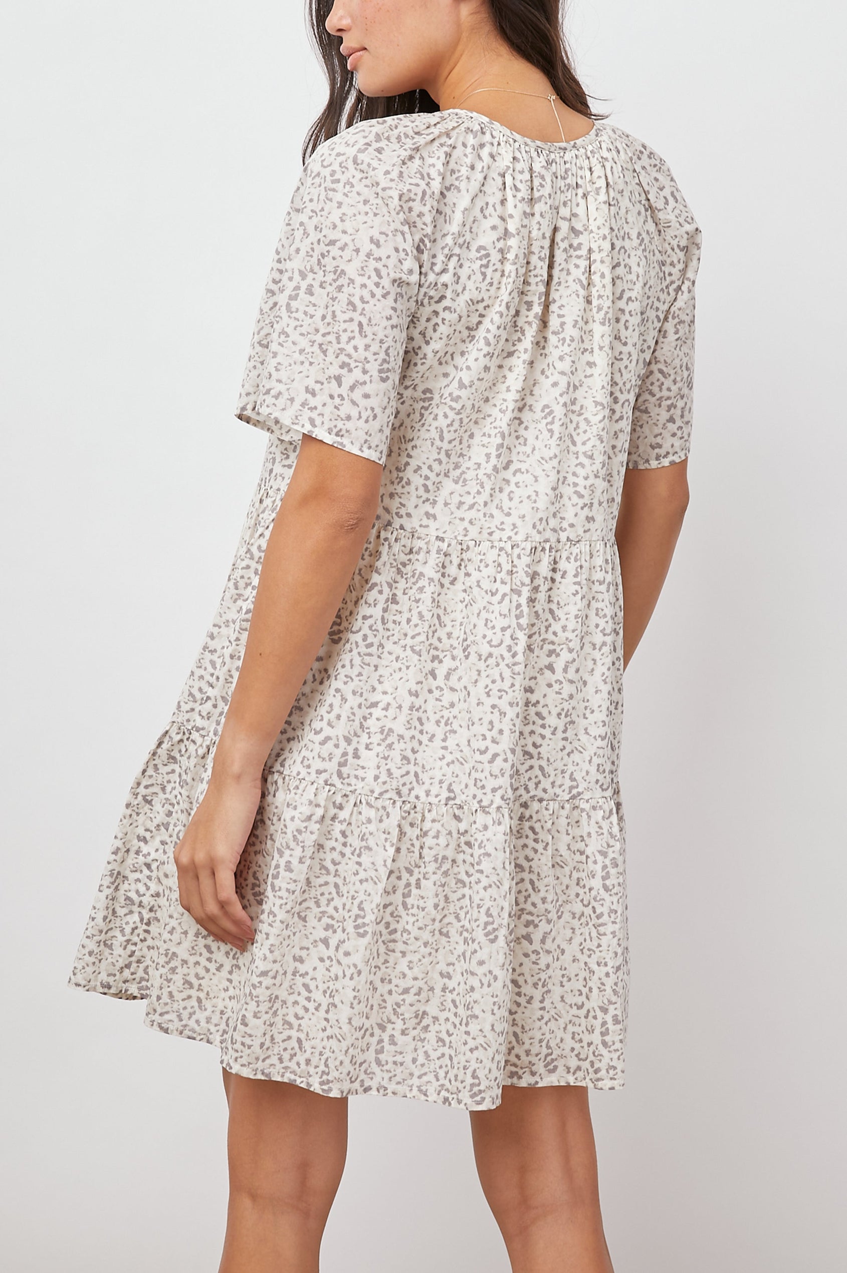 CLARISSA-WATER-COLOR-CHEETAH-BACK ANGLE