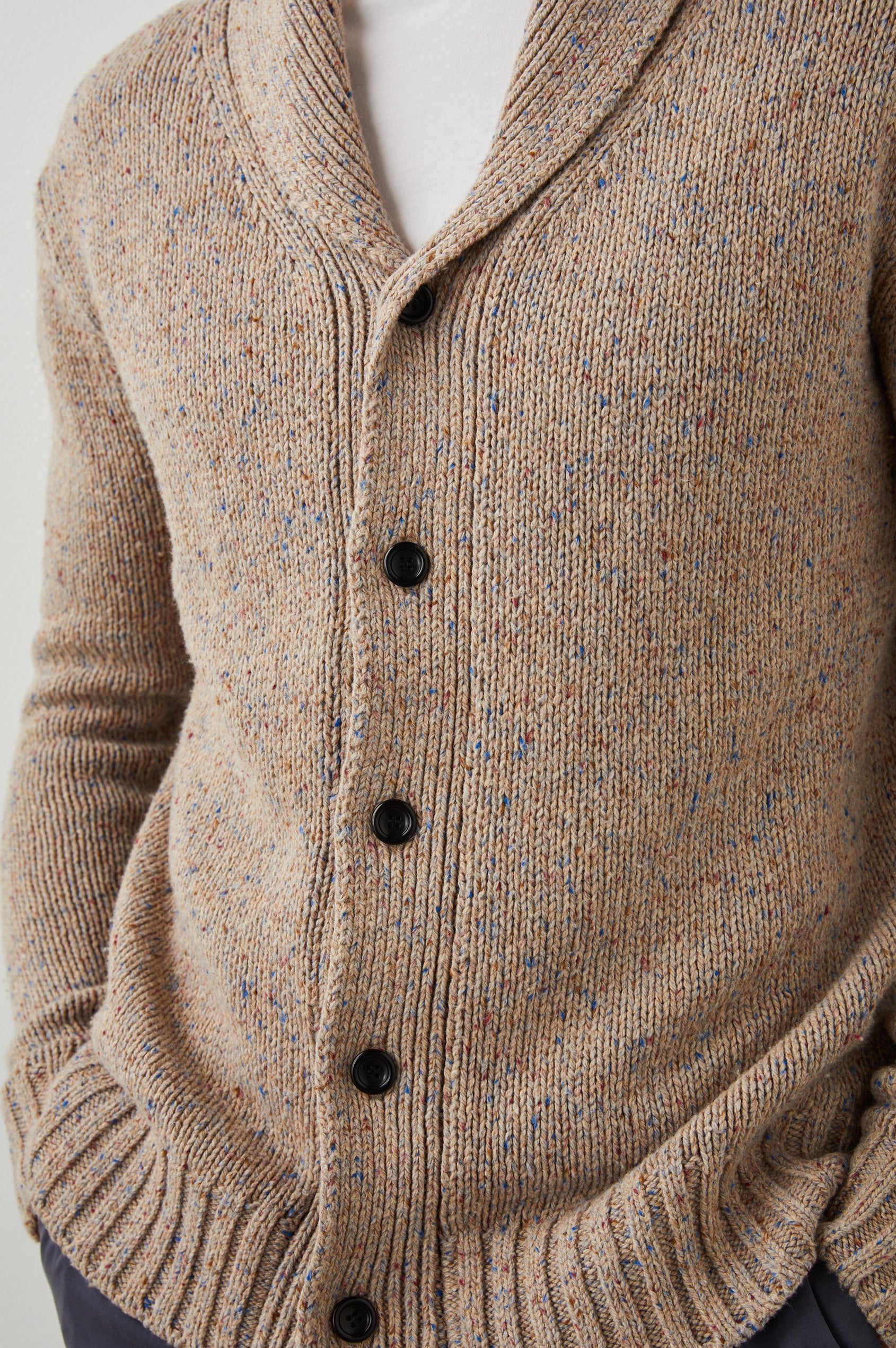 CORDEN OATMEAL SPECKLE CARDIGAN - DETAIL