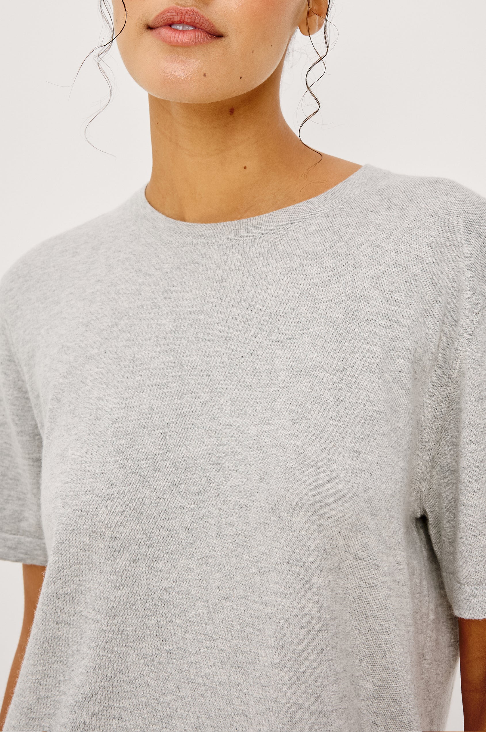 Cotton Cashmere Short Sleeve crew neck T-Shirt in Heather Grey - front view on model