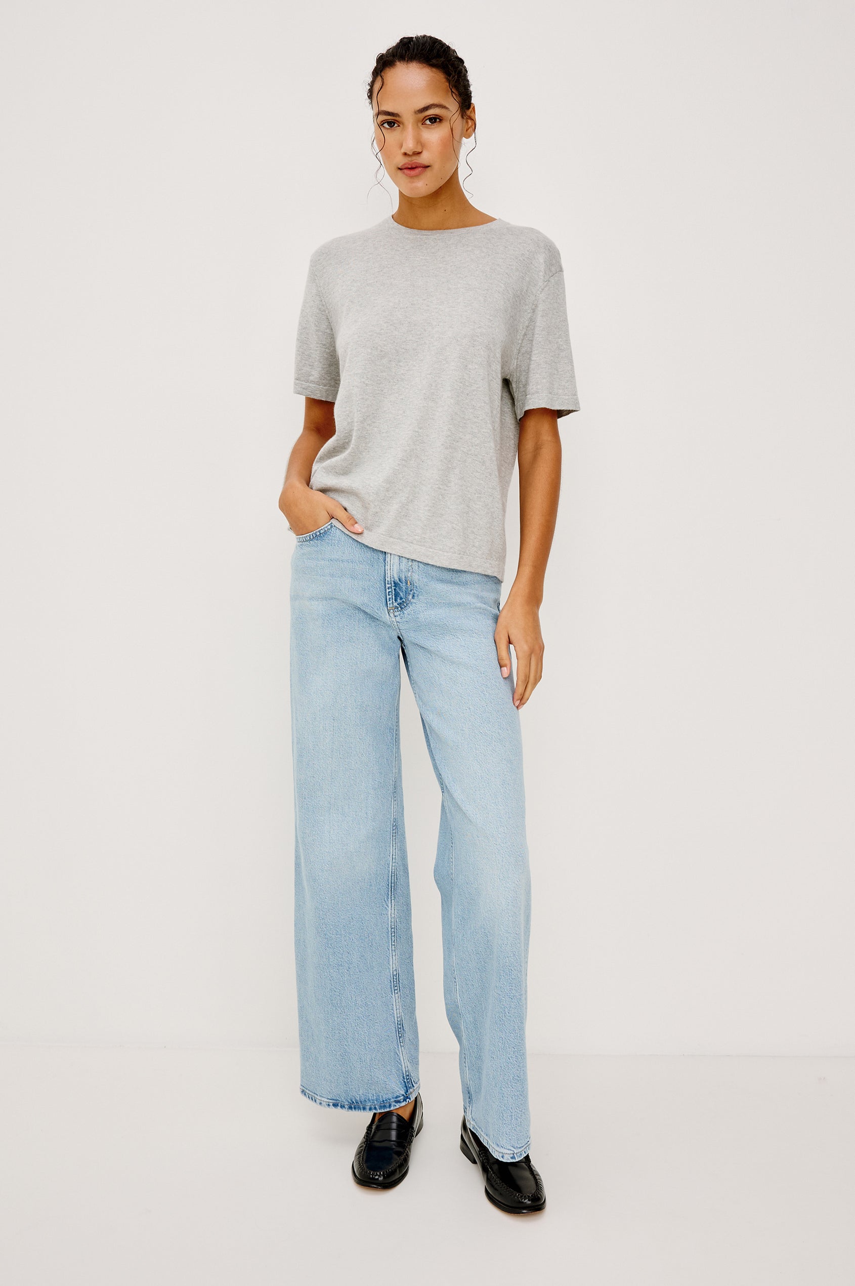 Cotton Cashmere Short Sleeve crew neck T-Shirt in Heather Grey - front view on model