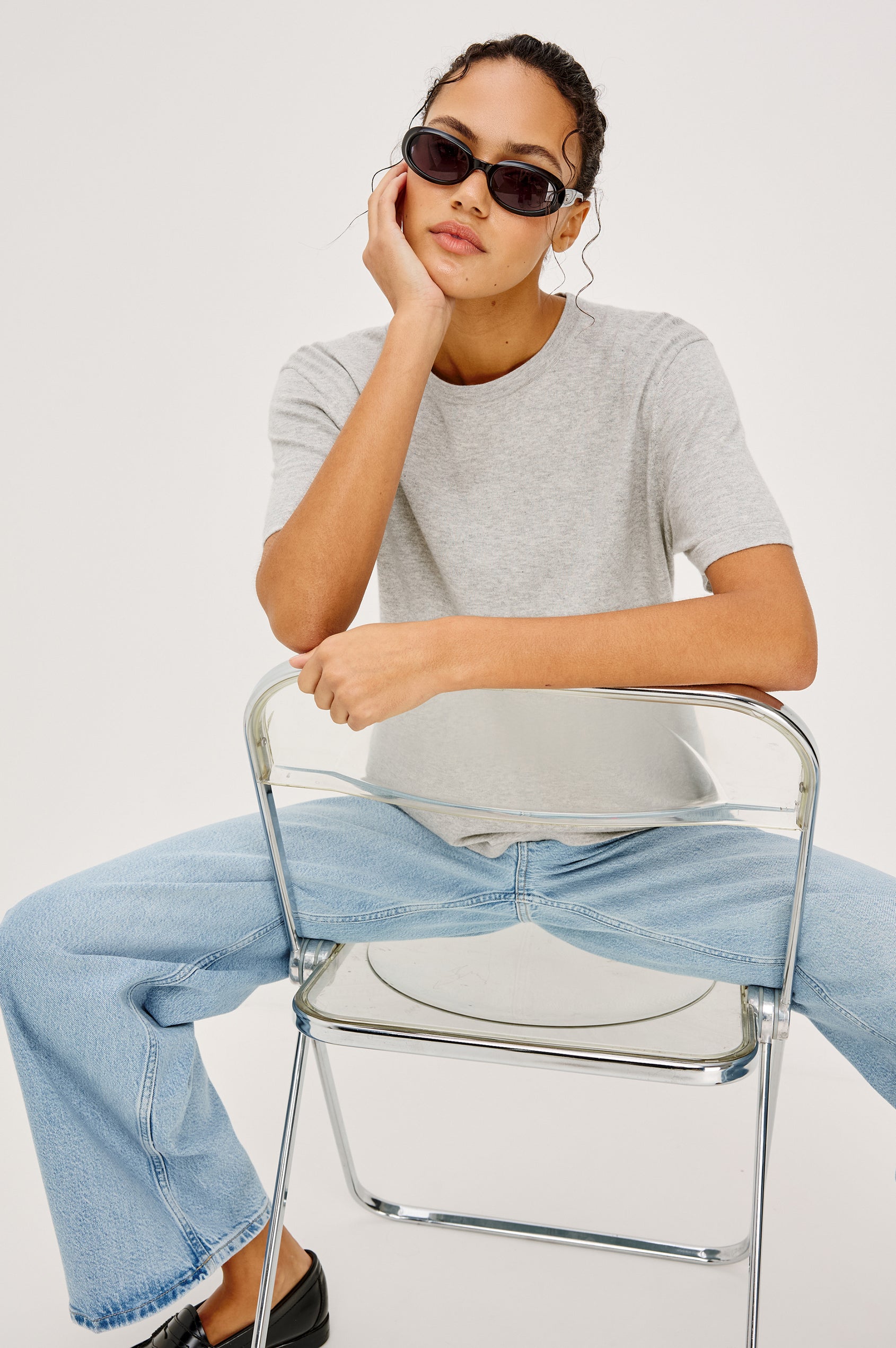 Cotton Cashmere Short Sleeve crew neck T-Shirt in Heather Grey - front view on model