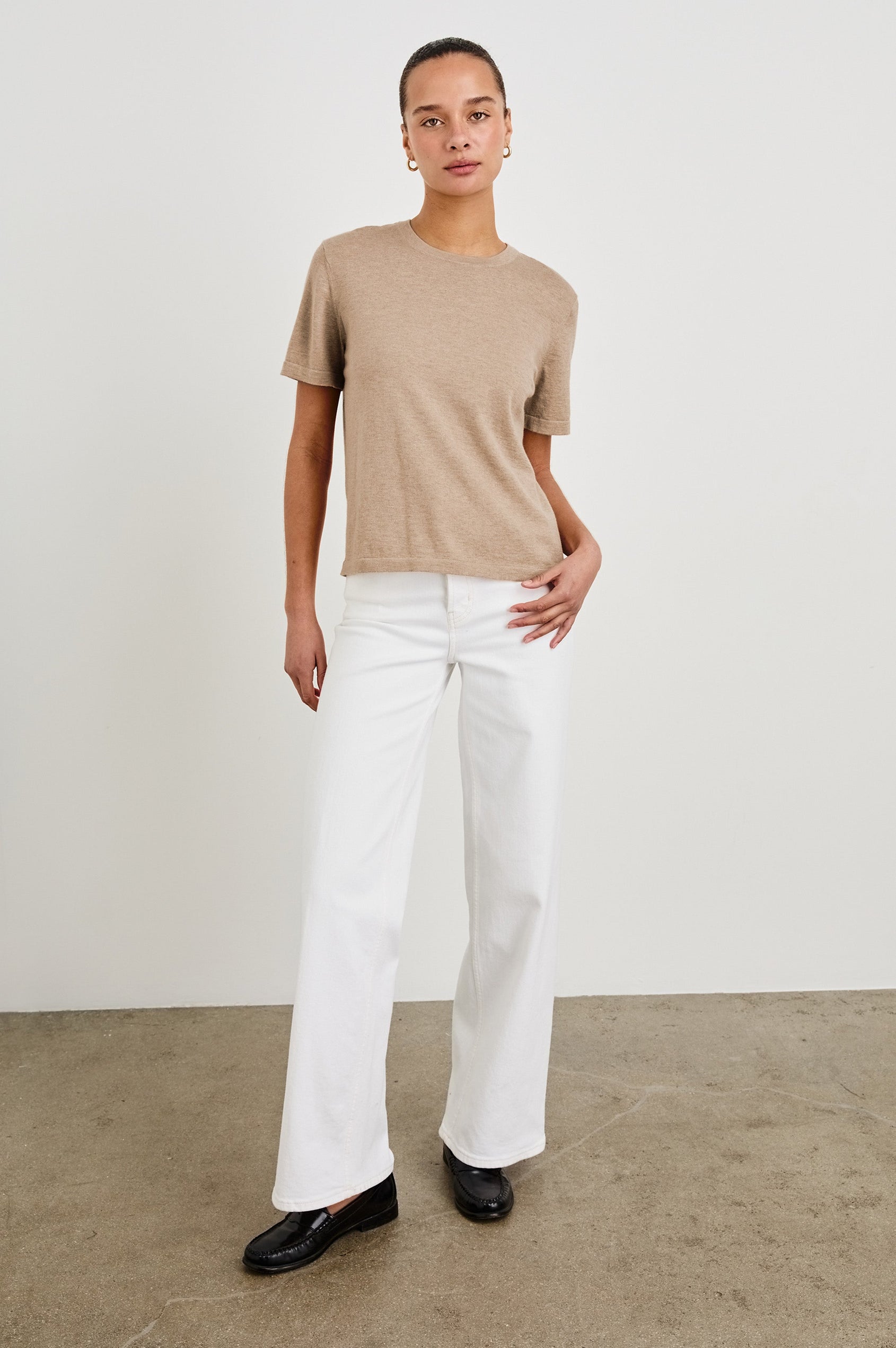 Cotton Cashmere Short Sleeve crew neck T-Shirt in Heather Oat - full body front view on model