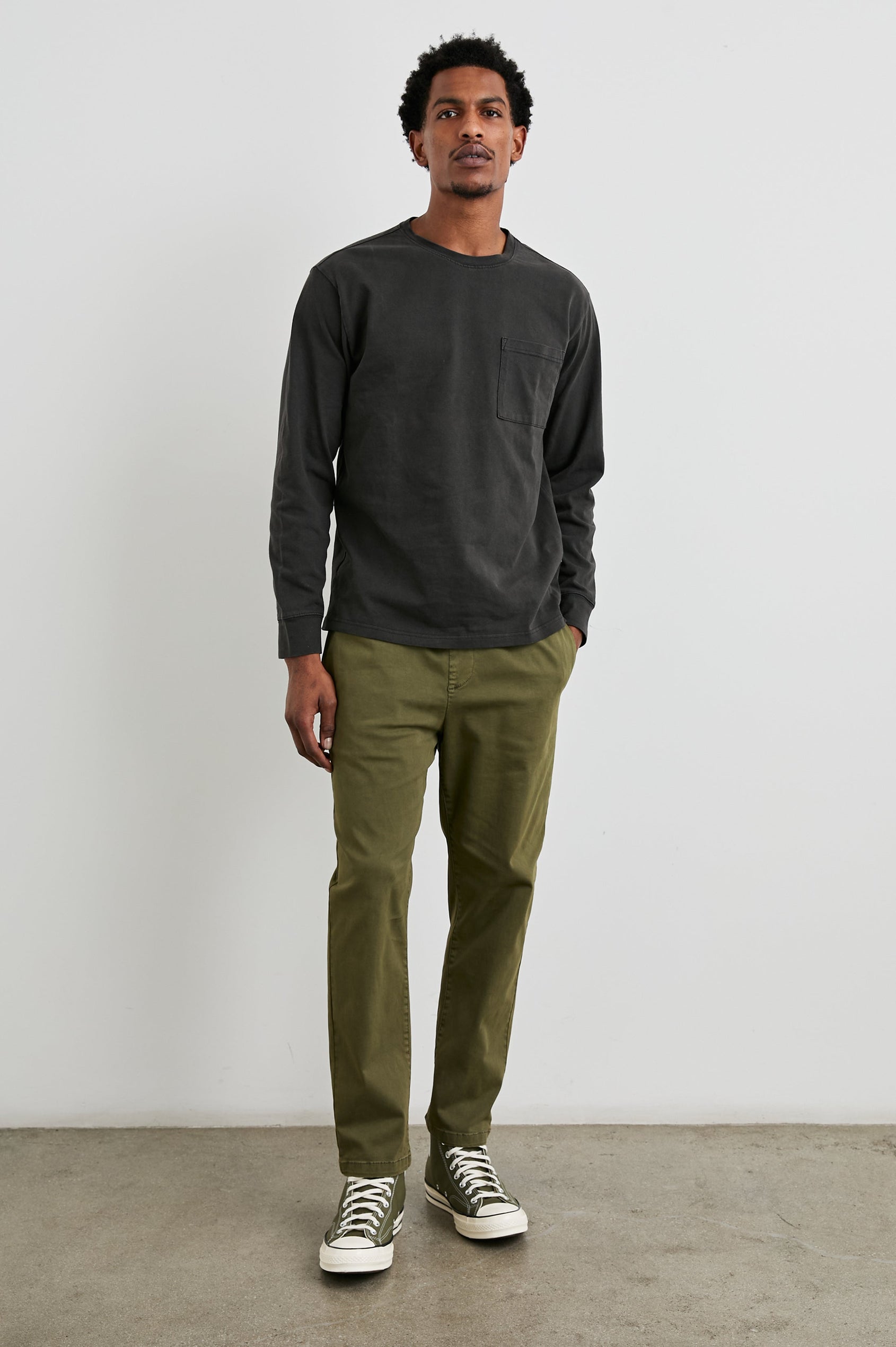 CYD T-SHIRT WASHED BLACK - FULL BODY