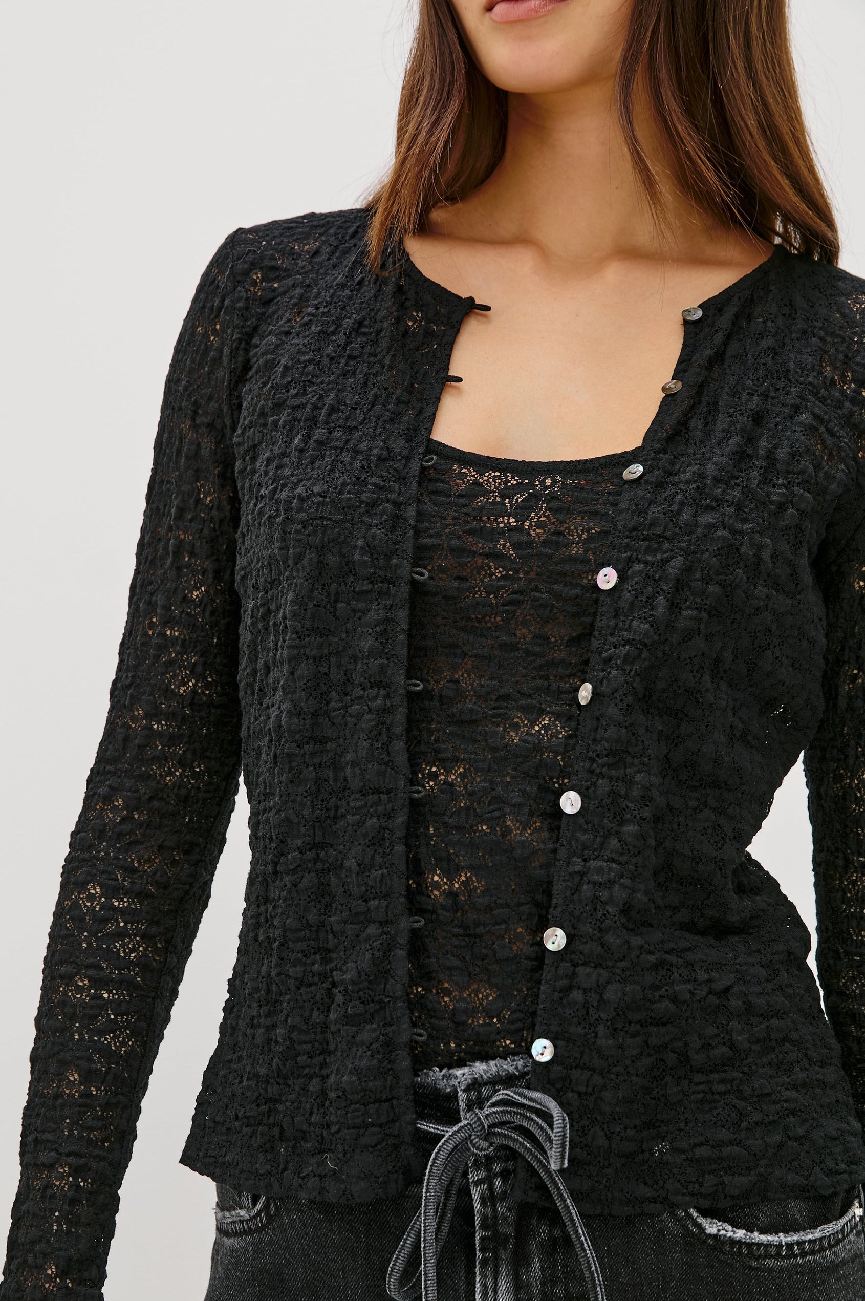 CYRAH TOP - BLACK LACE