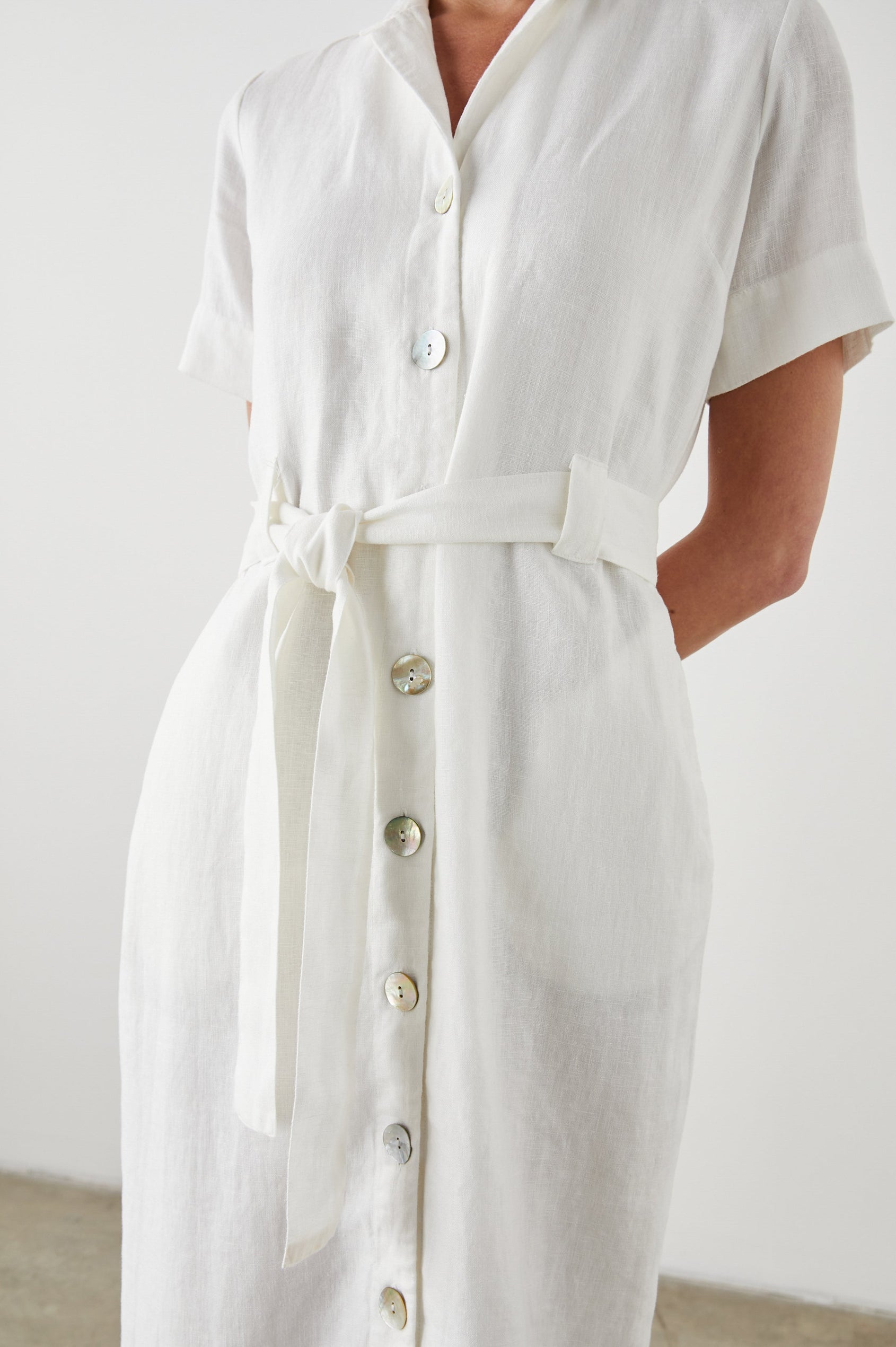 DIANE DRESS WHITE - FRONT DETAIL
