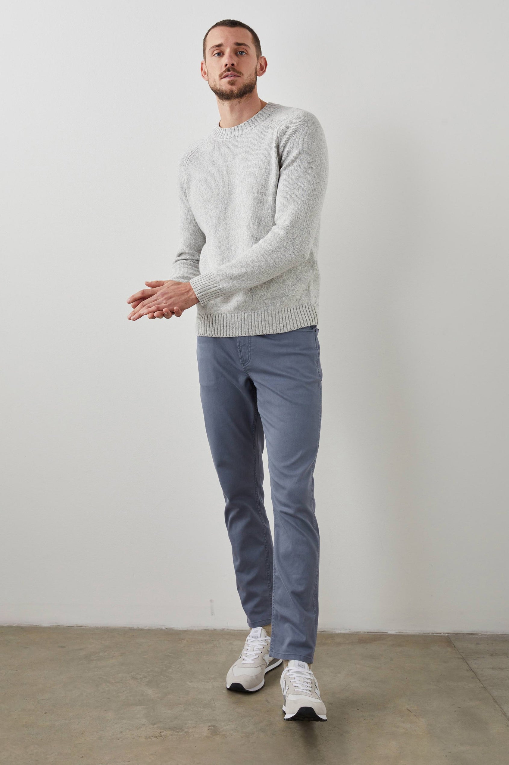 DONOVAN GRAVEL SWEATER - FRONT FULL BODY