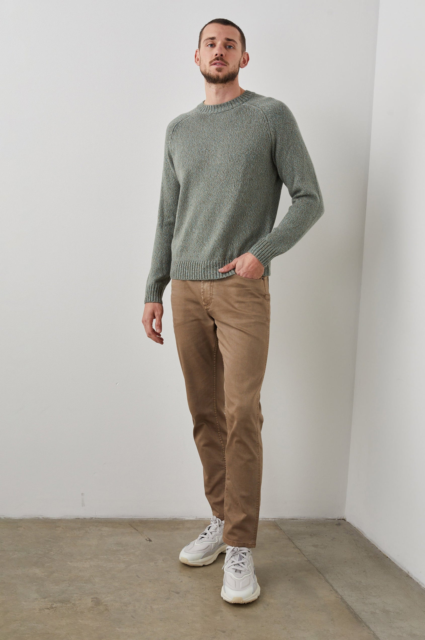 DONOVAN-OREGANO-FRONT ANGLE