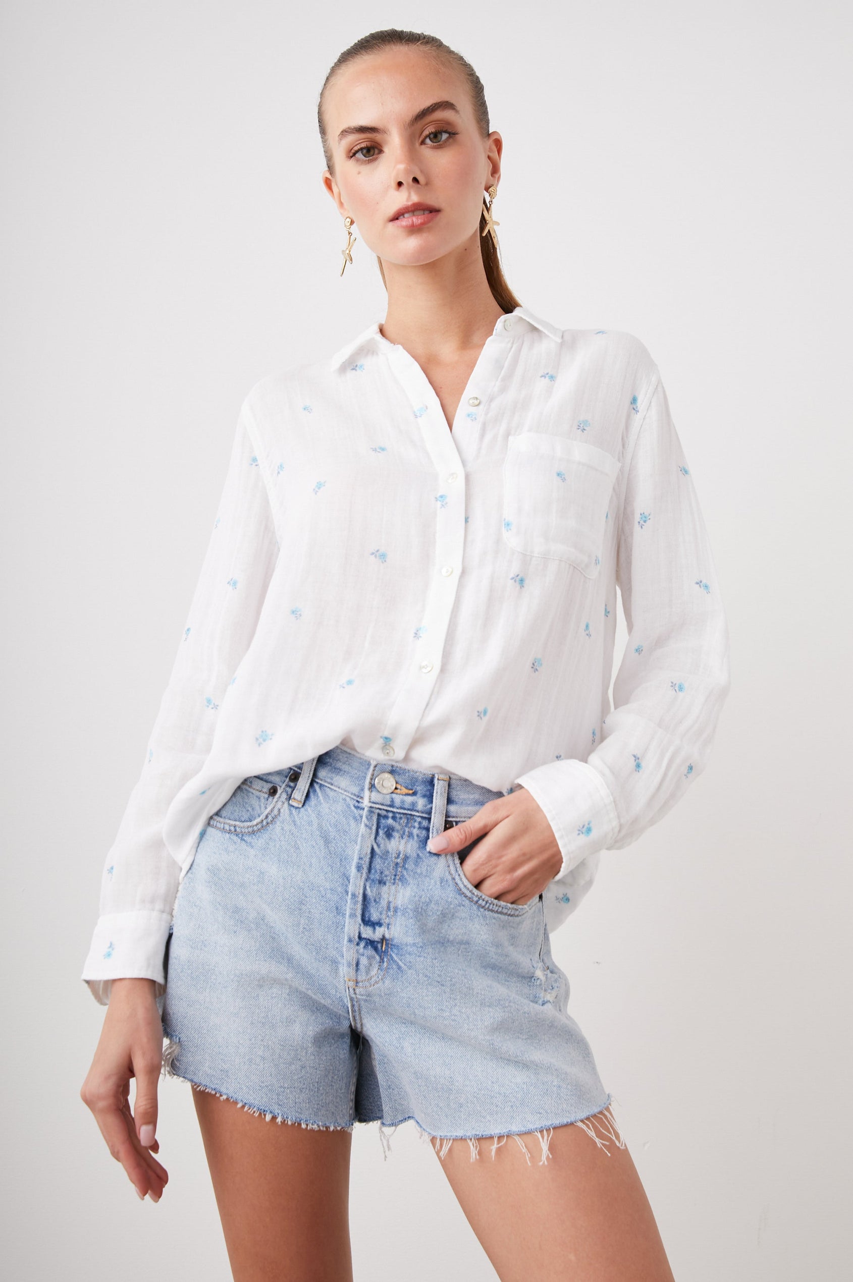 ELLIS SHIRT BLUE BUDS - FRONT TUCKED IN