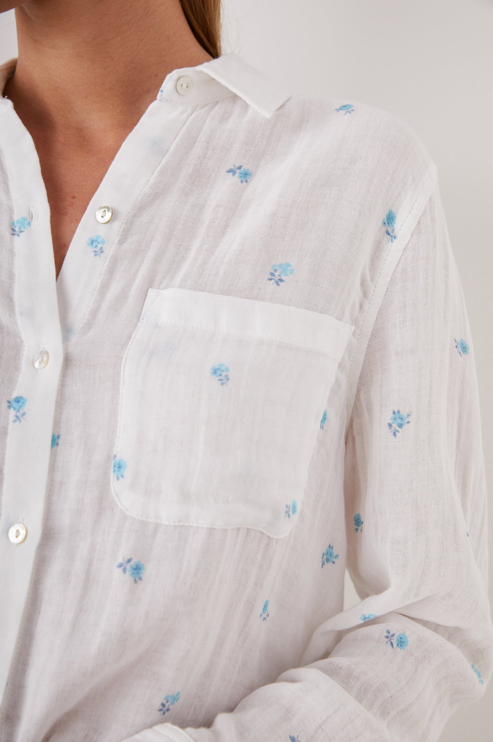 ELLIS SHIRT BLUE BUDS - POCKET DETAIL