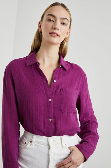 ELLIS SHIRT BOYSENBERRY - FRONT TUCKED IN