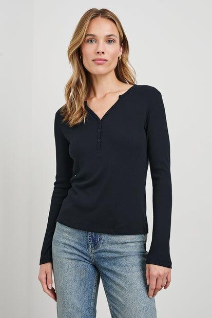 ESSENTIAL-HENLEY-BLACK-FRONT