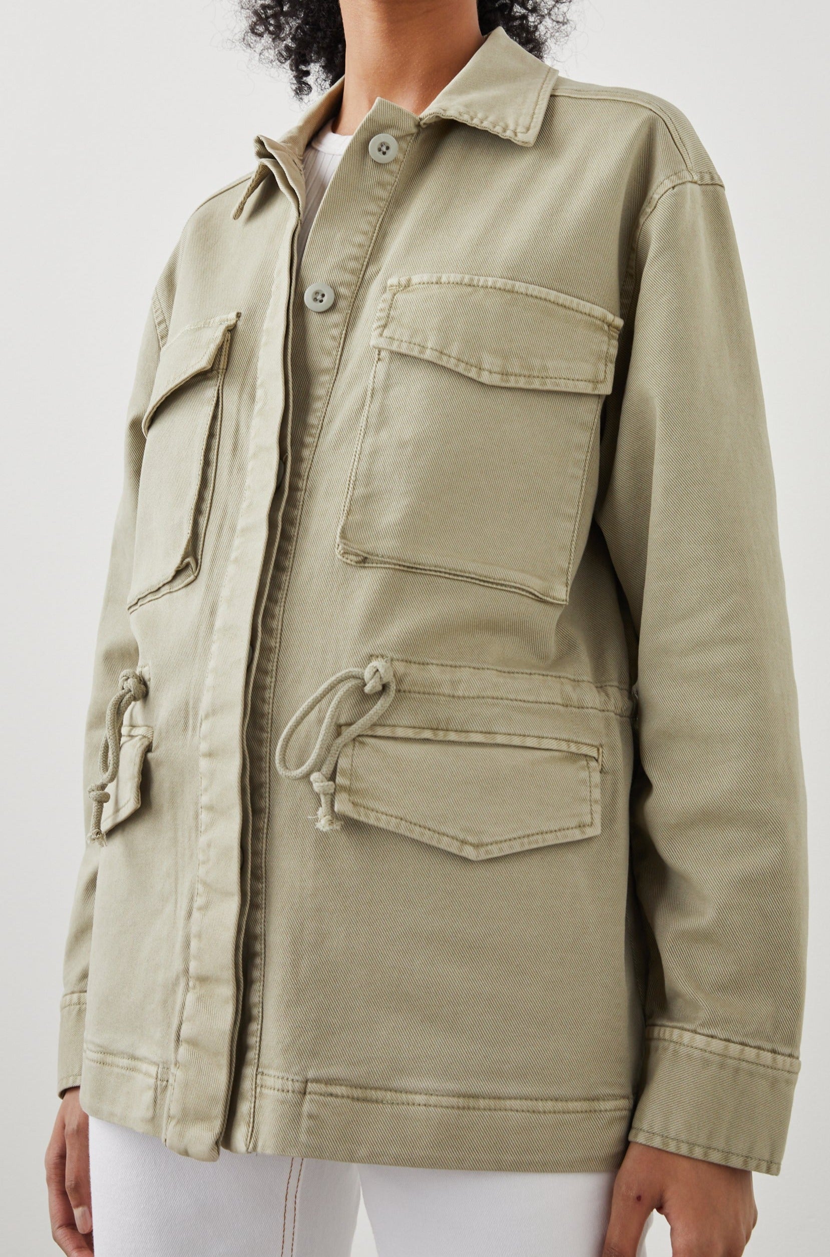 EVAN SAGE JACKET - DETAIL SHOT WITH JACKET CLOSED