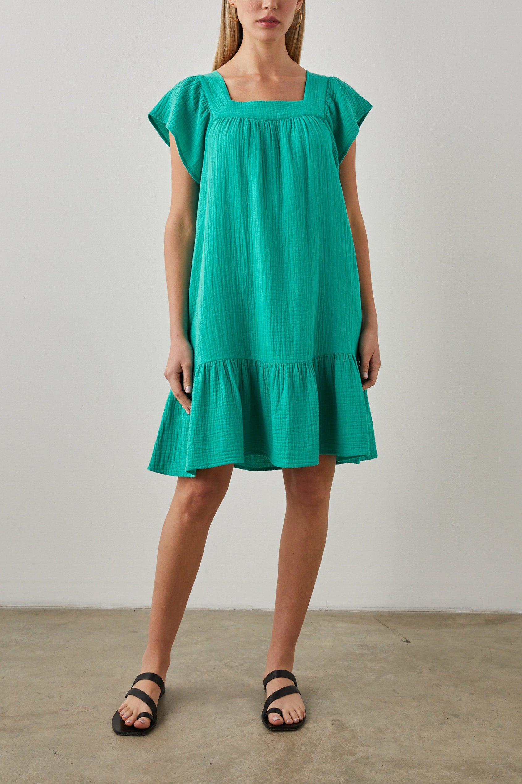 EVERDEEN DRESS - EMERALD - FULL BODY