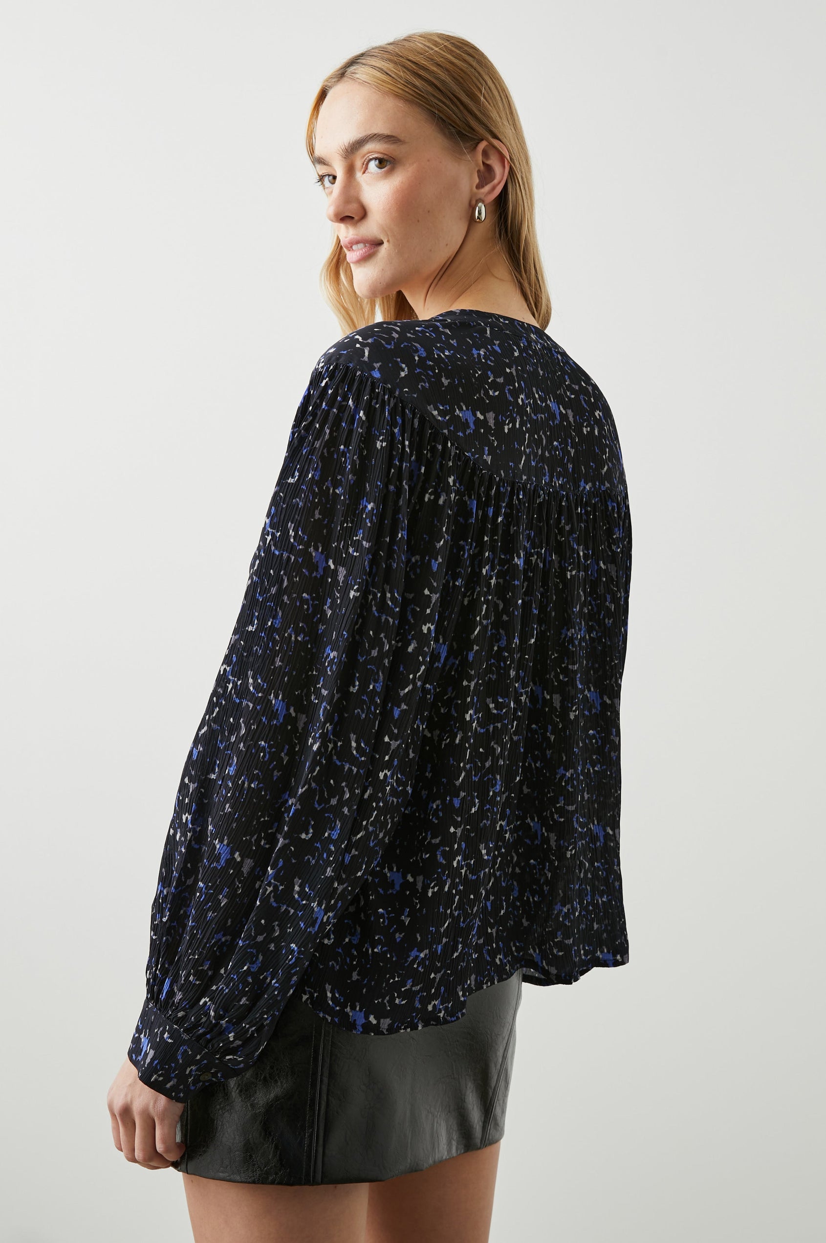 FABLE-COBALT-STATIC-BACK