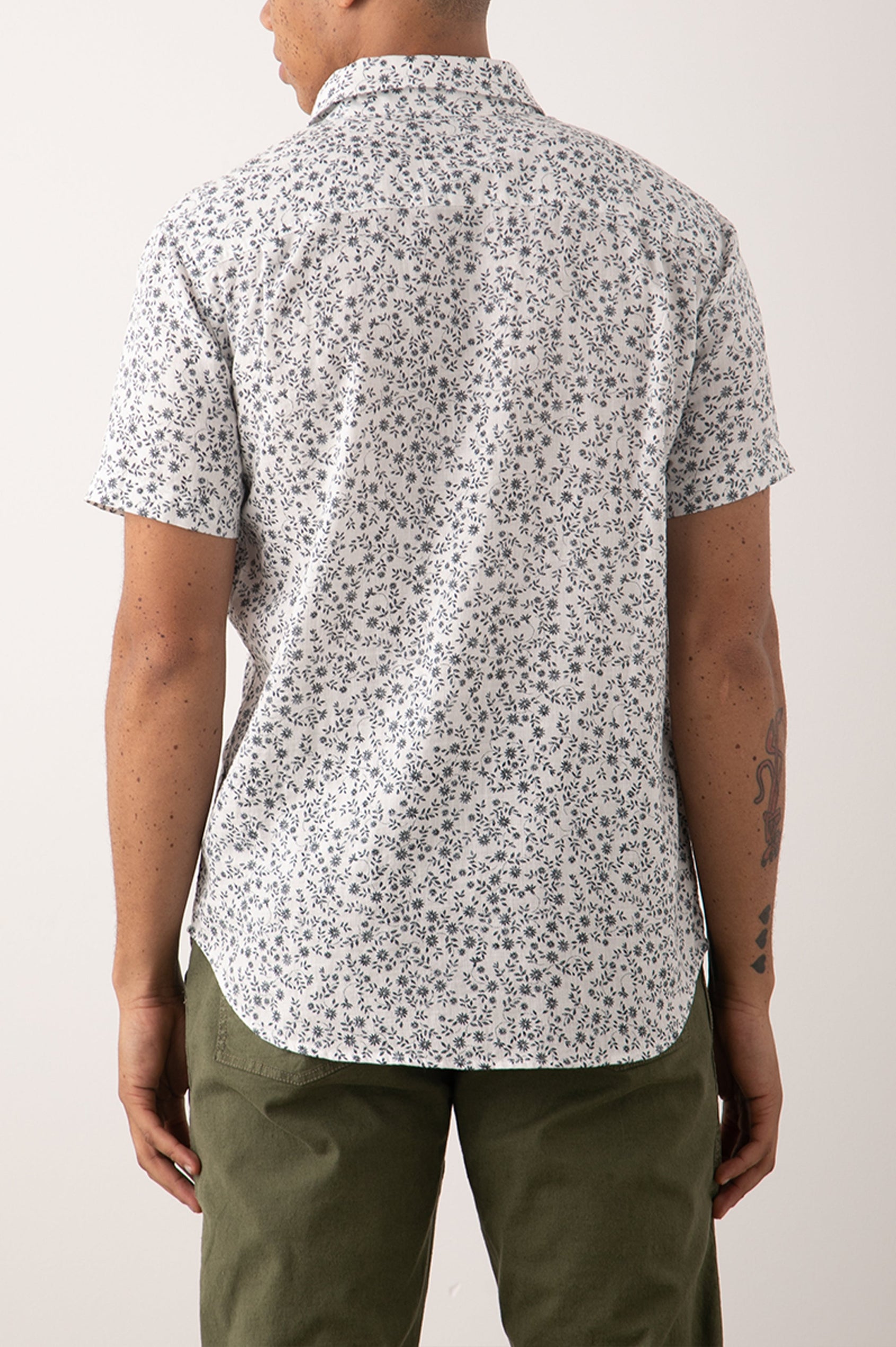 FAIRFAX CREEPING IVY WHITE BLUE SHIRT - BACK BODY