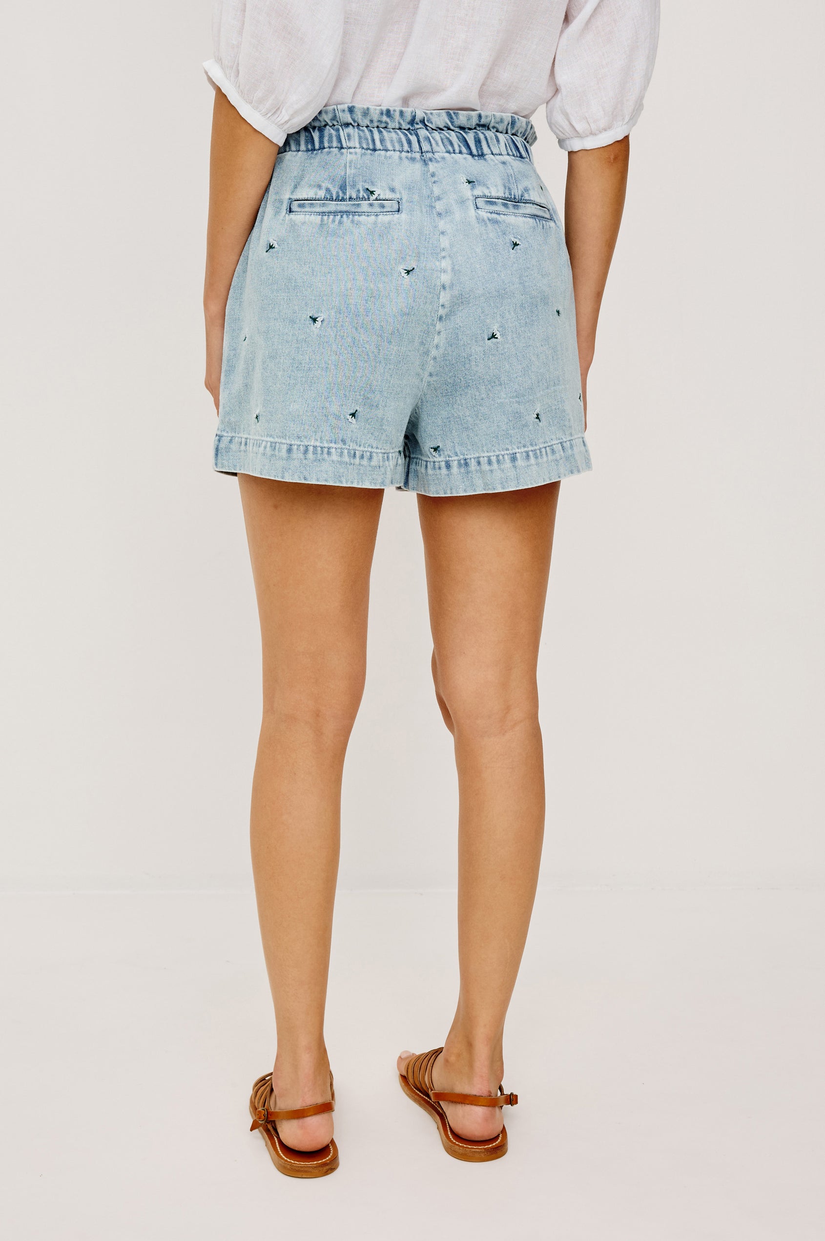 FOSTER SHORT - IVORY CARNATIONS