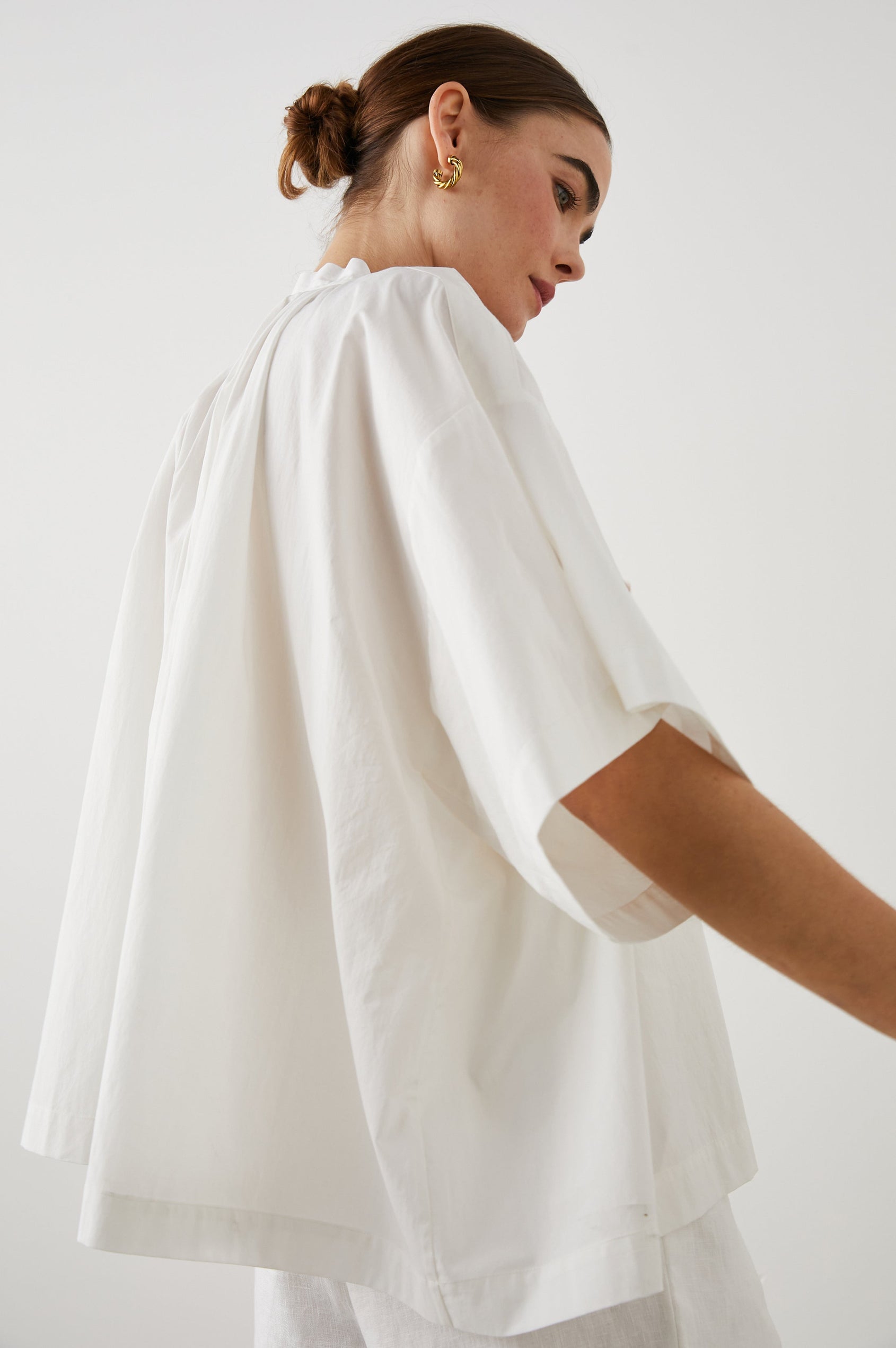 VIDA TOP WHITE - BACK ANGLE