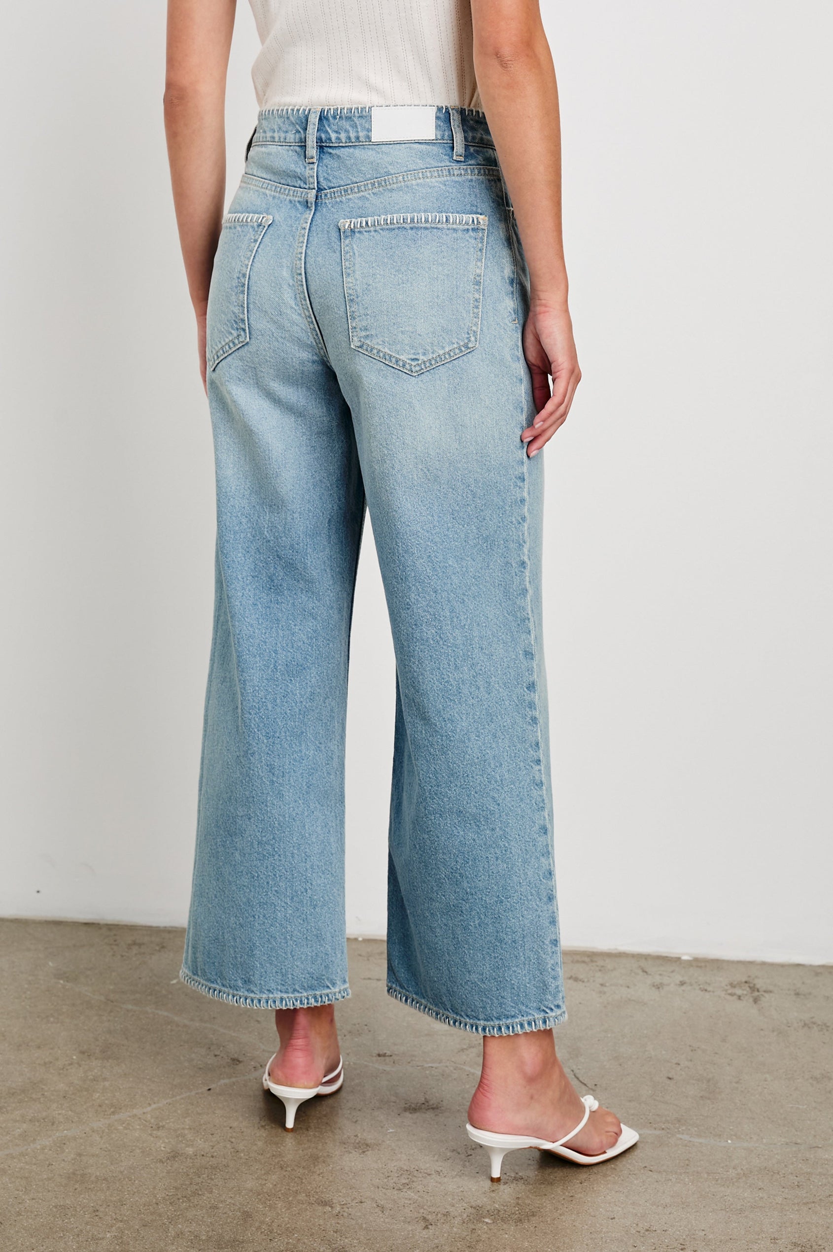 GETTY-CROP-HARBOR-BACK