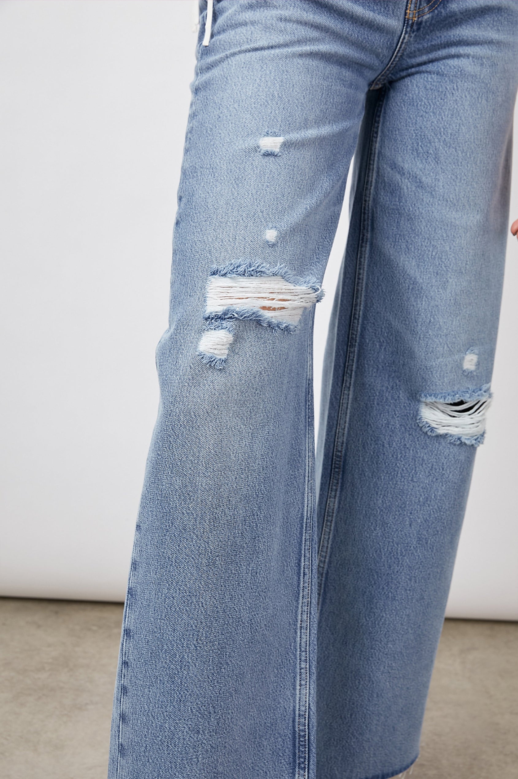 GETTY-WIDE-LEG-BREEZY-BLUE-DISTRESS-DETAIL