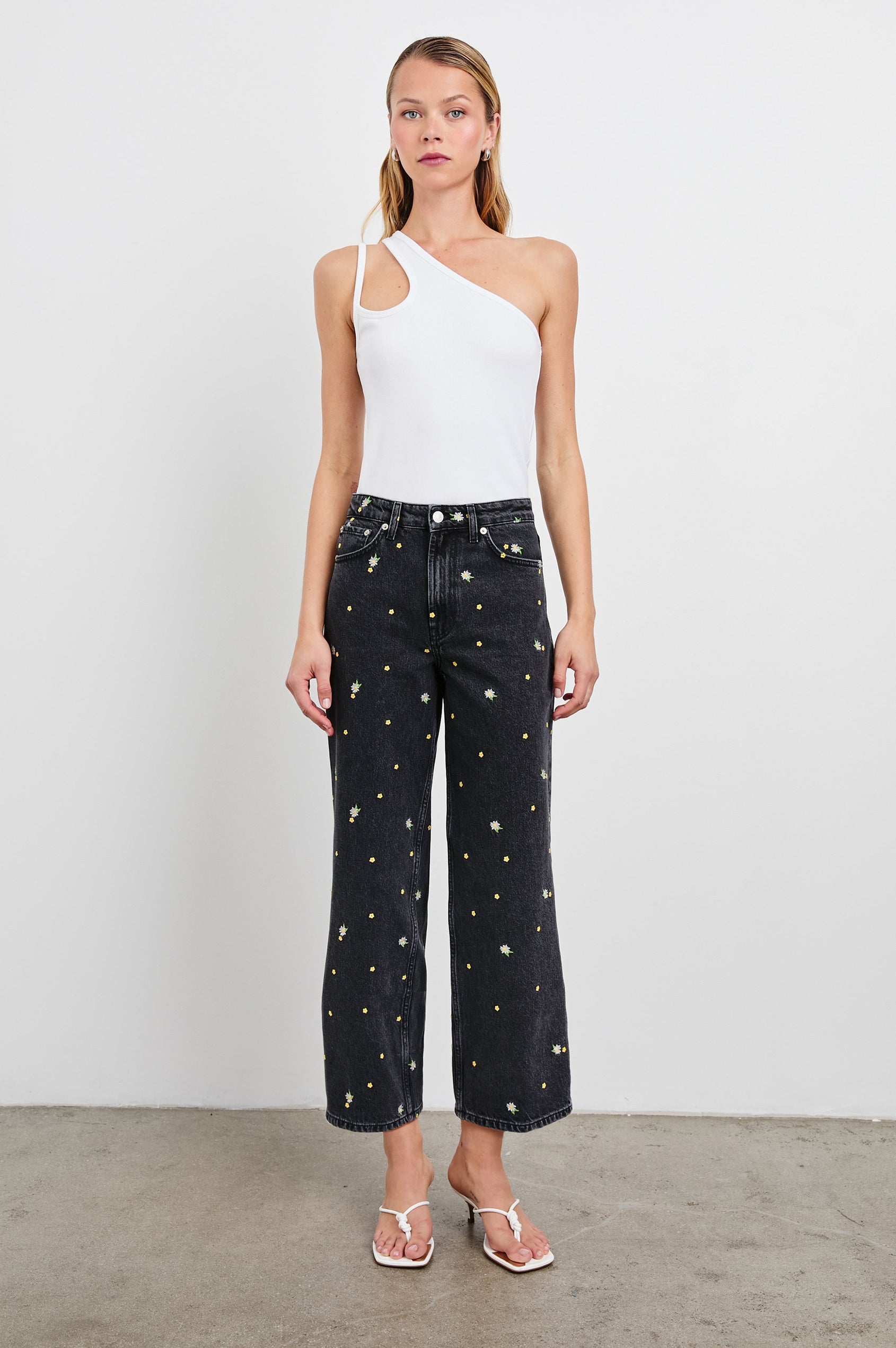 HIRA-WHITE-FULL FRONT BODY