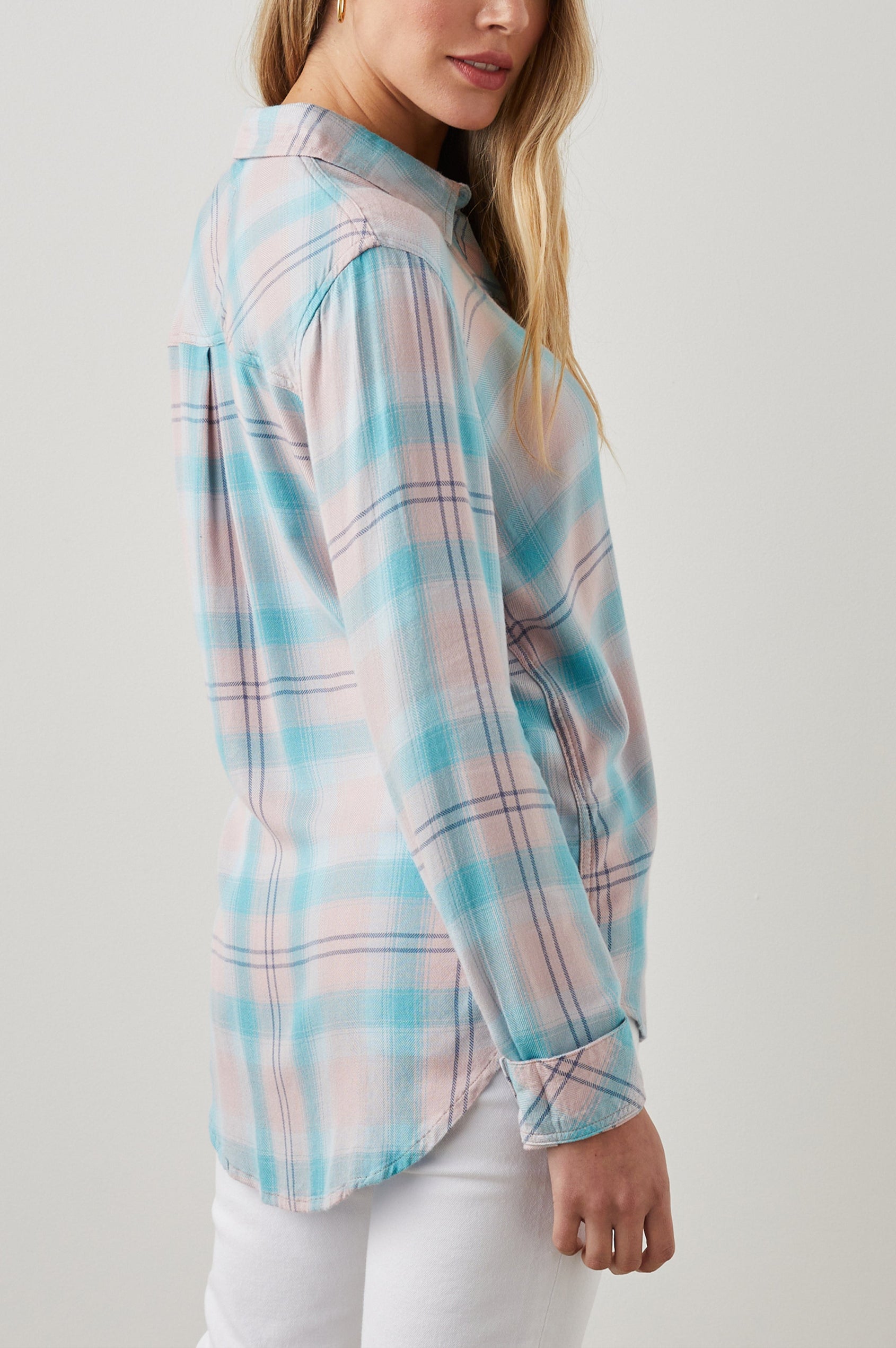 HUNTER-BLUE-DAWN-SIDE ANGLE