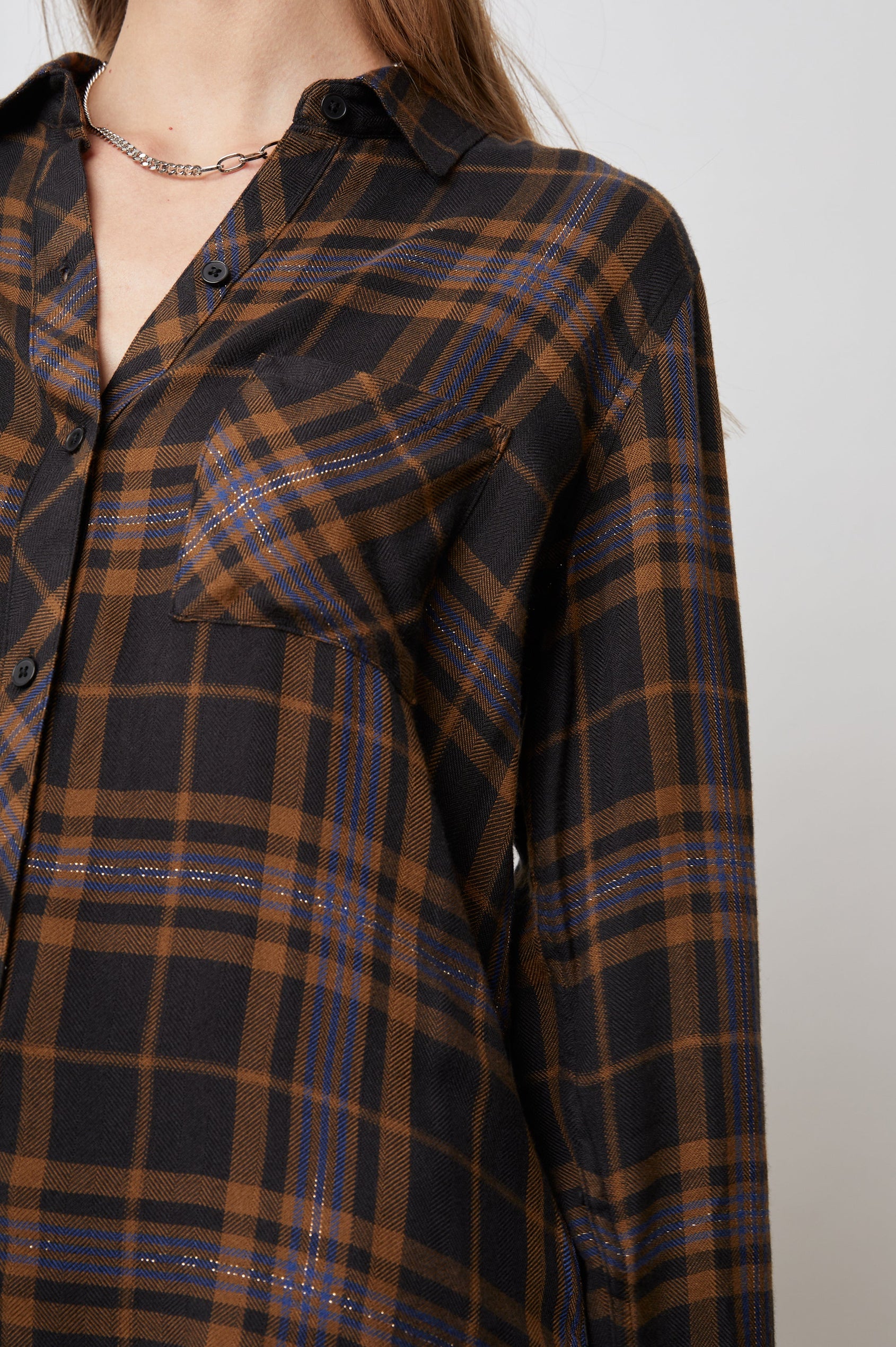 HUNTER-CAMEL-BLACK-LUREX-DETAIL