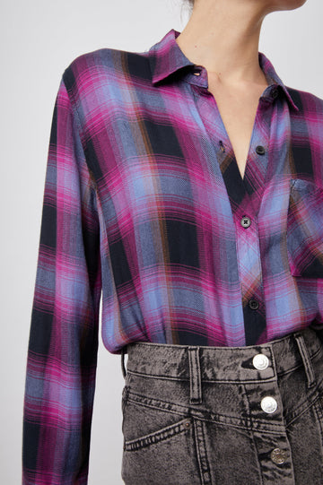 HUNTER-NAVY-MAGENTA-SKY-DETAIL