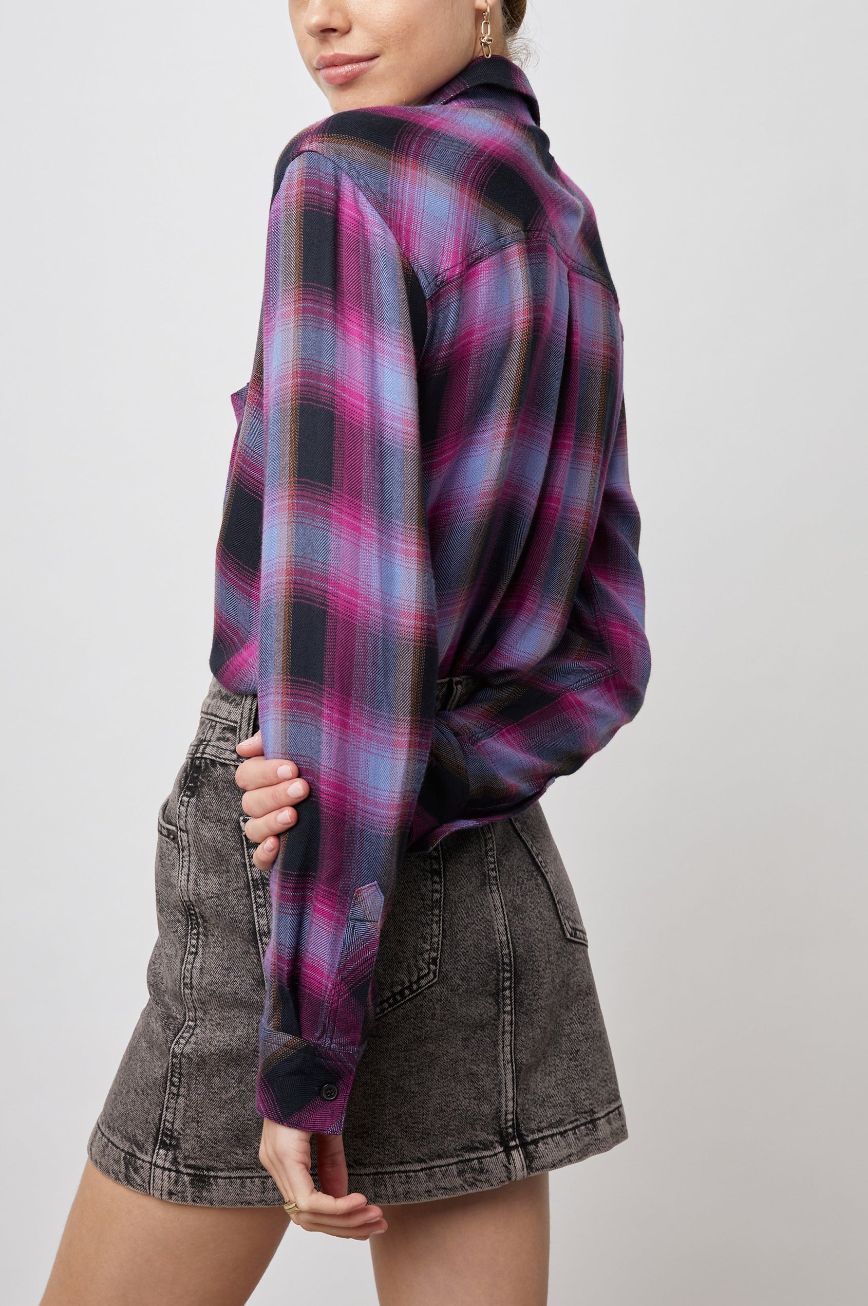 HUNTER-NAVY-MAGENTA-SKY-BACK