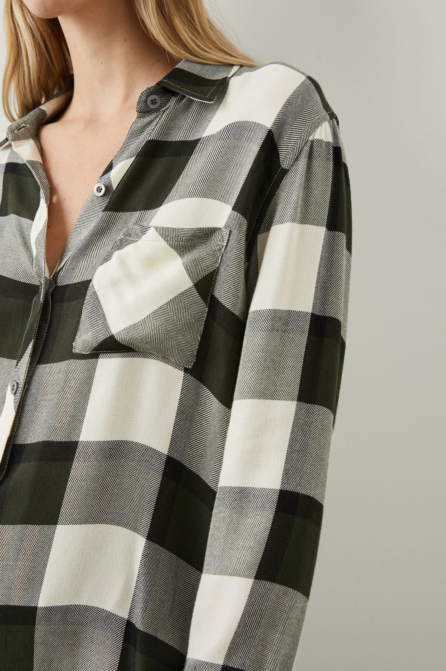 HUNTER-ROSEMARY-ONYX-DETAIL