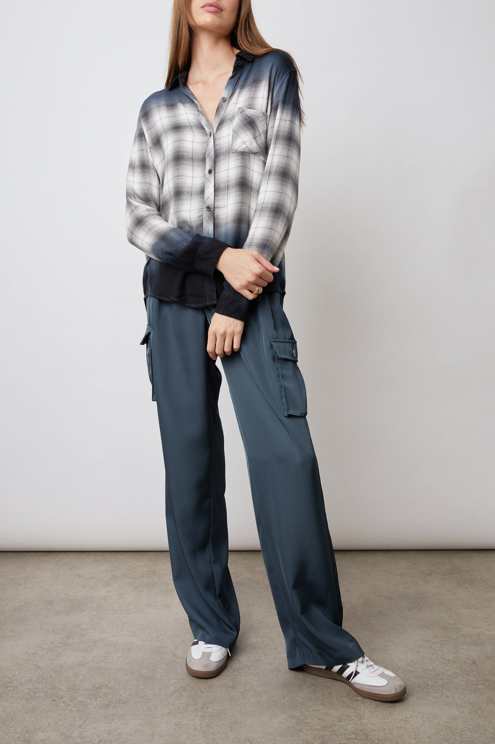 HUNTER-SMOKED-DIP-DYE-FULL FRONT BODY