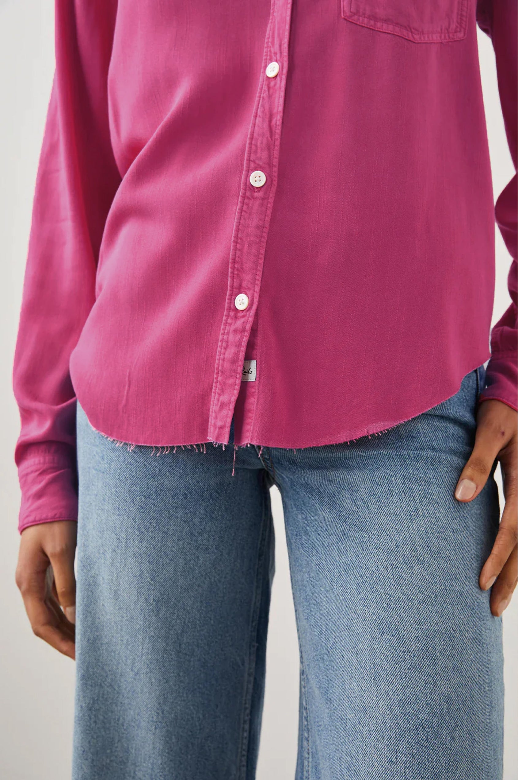 INGRID RAW SHIRT HIBISCUS - DETAIL HEM