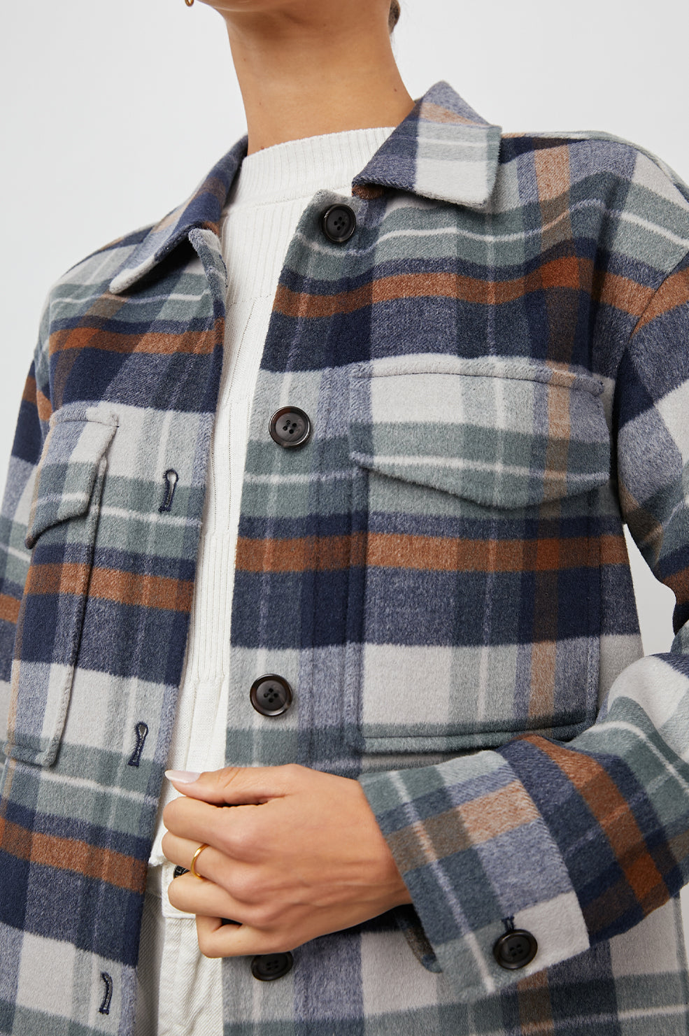 JARO_VAILPLAID_DETAIL