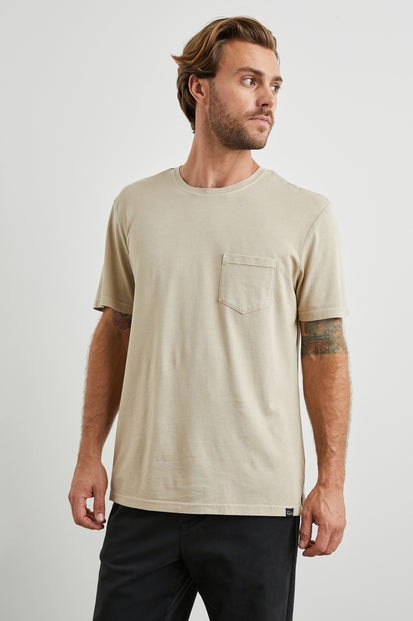 JOHNNY T-SHIRT DESERT SAND - FRONT BODY