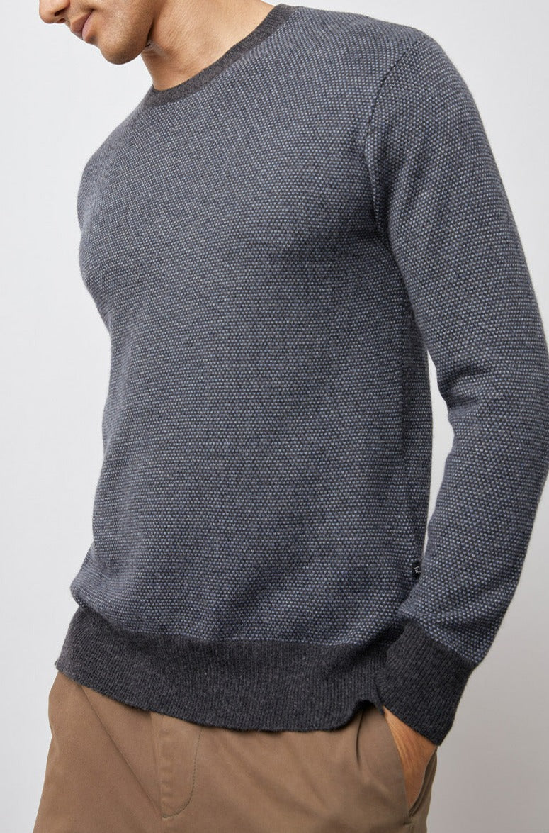 RUNE SWEATER NAVY BLUE - FRONT SIDE BODY