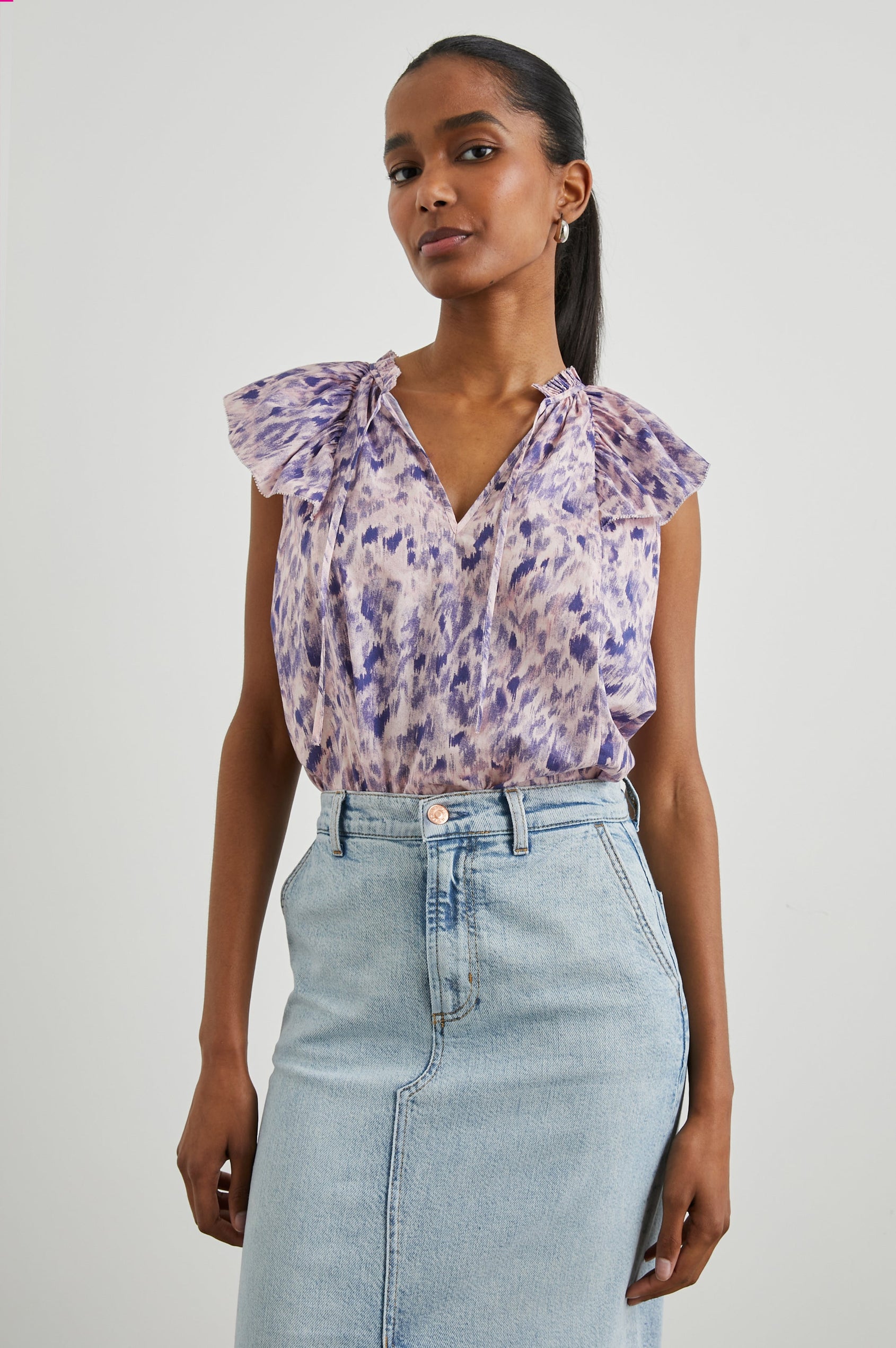 KARYSA-PINK-IKAT-FRONT TUCKED IN