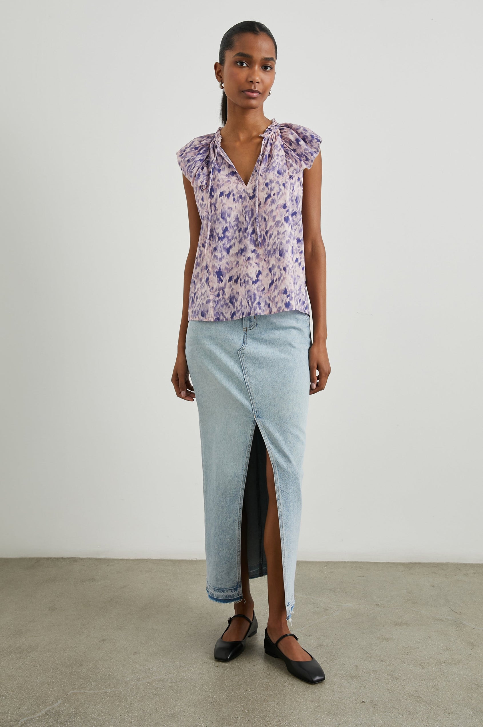 KARYSA-PINK-IKAT-FRONT BODY UNTUCKED