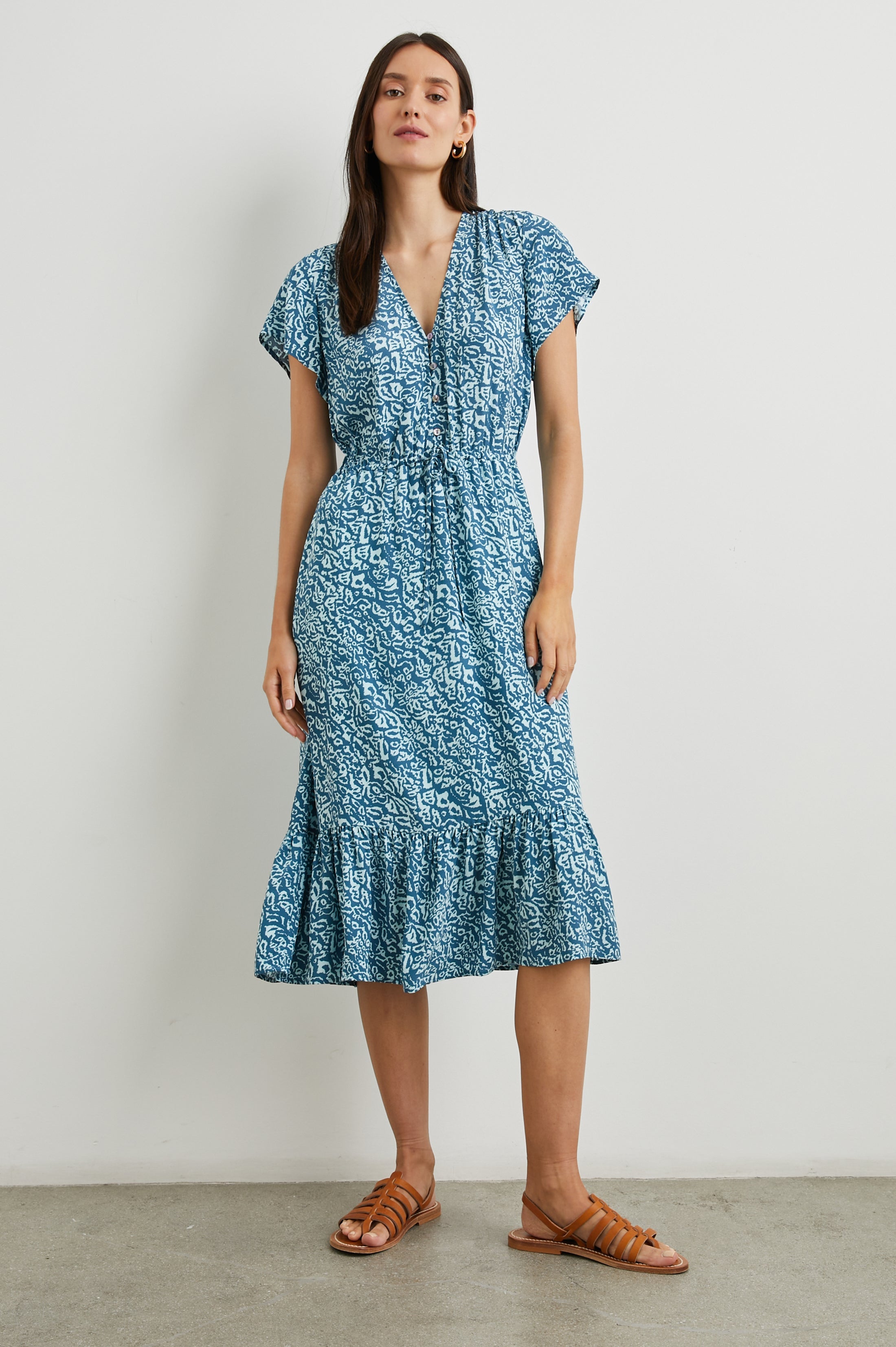 is kiki's dress black or blue KIKI onesie Size:US 8 / UK12 POV: When the birthday